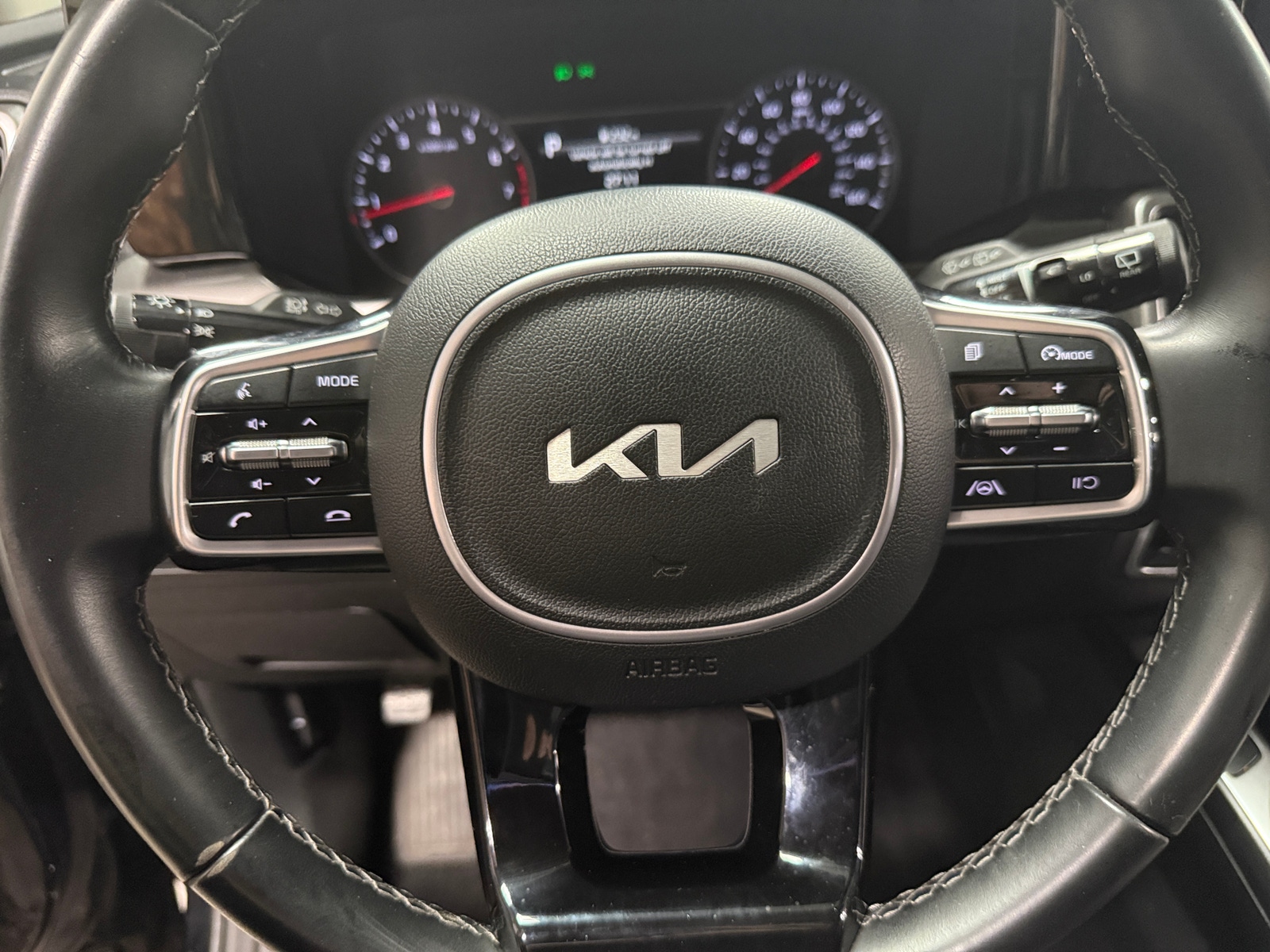 Thumbnail: 2022 Kia Sorento - 4