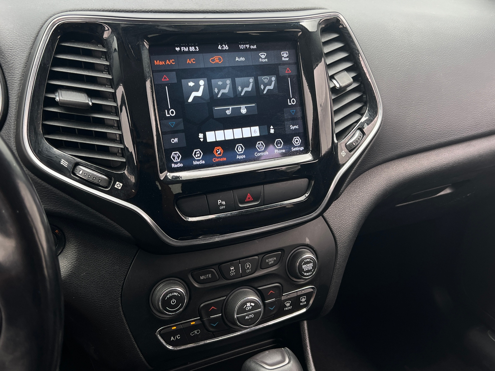 Thumbnail: 2020 Jeep Cherokee - 3