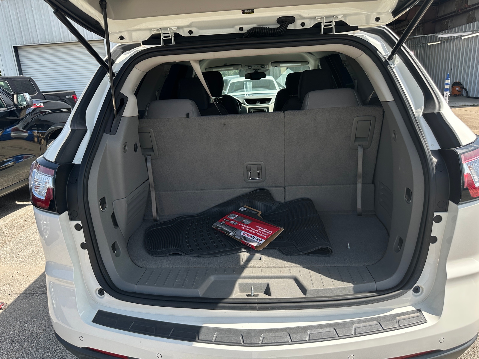 Thumbnail: 2015 Chevrolet Traverse - 7