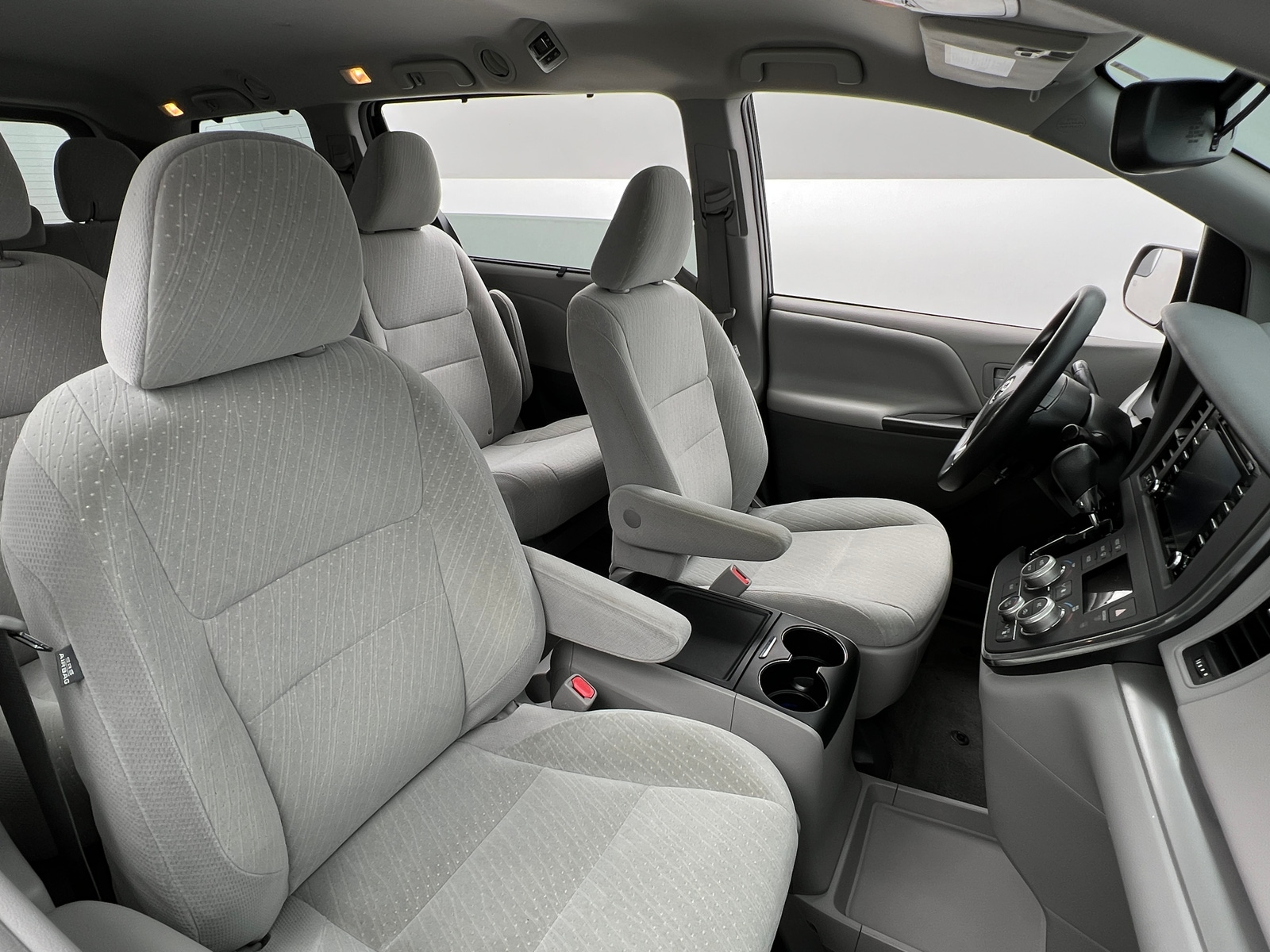 Thumbnail: 2018 Toyota Sienna - 2