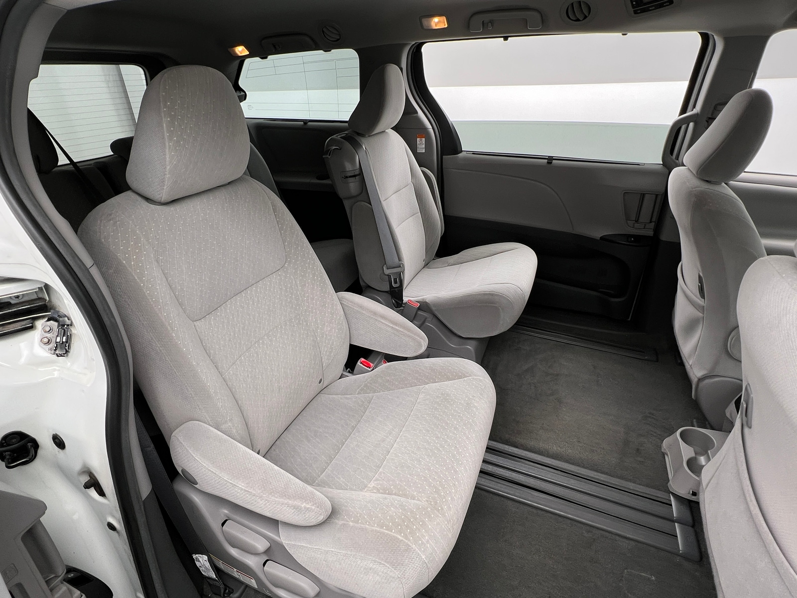 Thumbnail: 2018 Toyota Sienna - 6