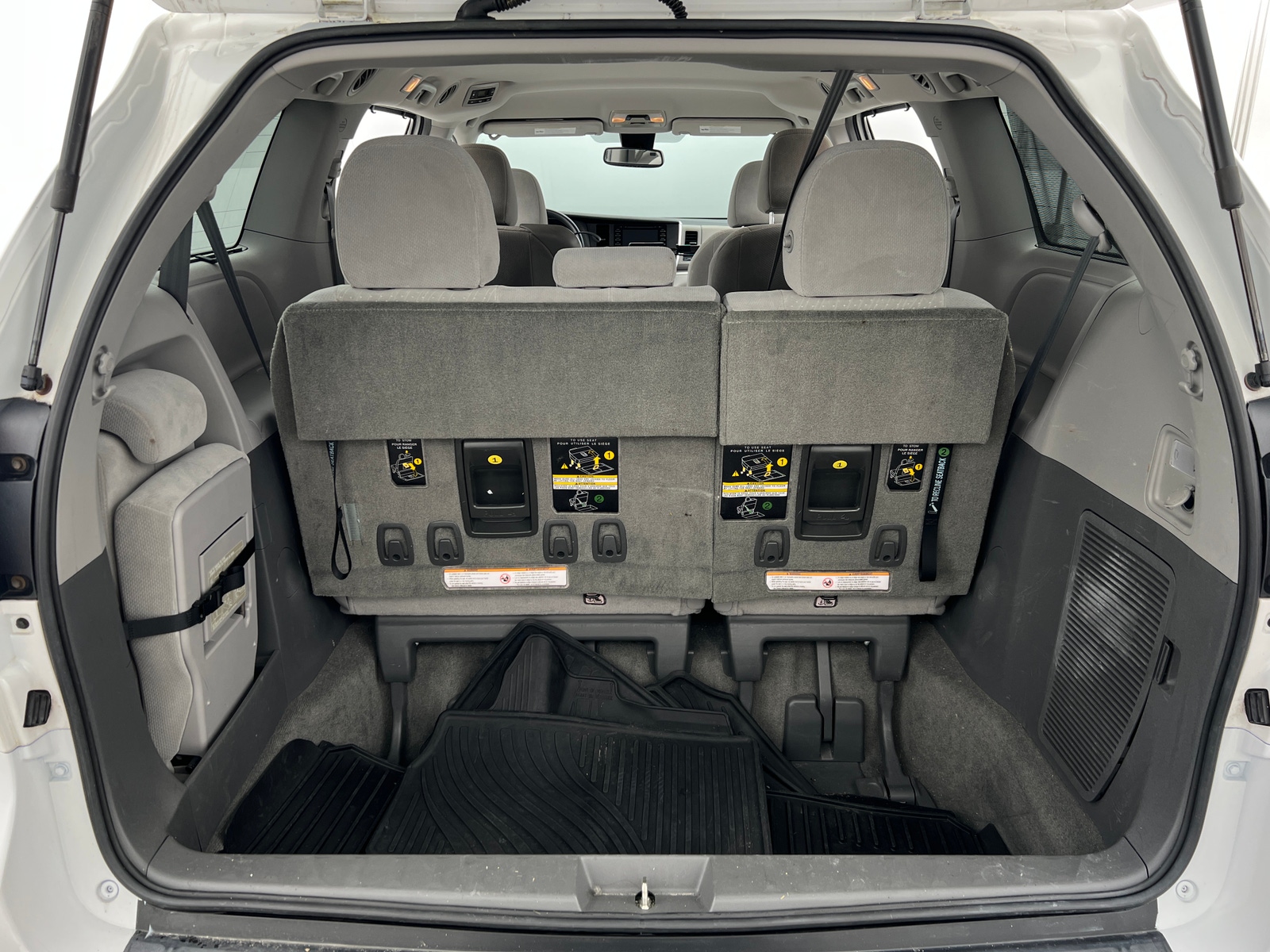 Thumbnail: 2018 Toyota Sienna - 7