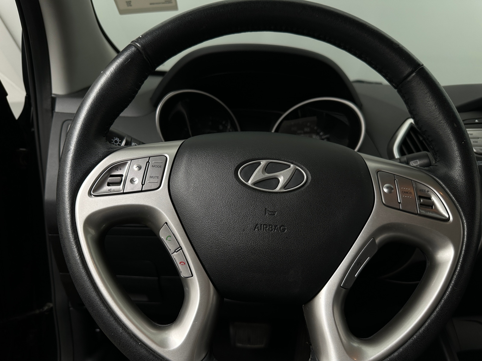 Thumbnail: 2012 Hyundai Tucson - 5