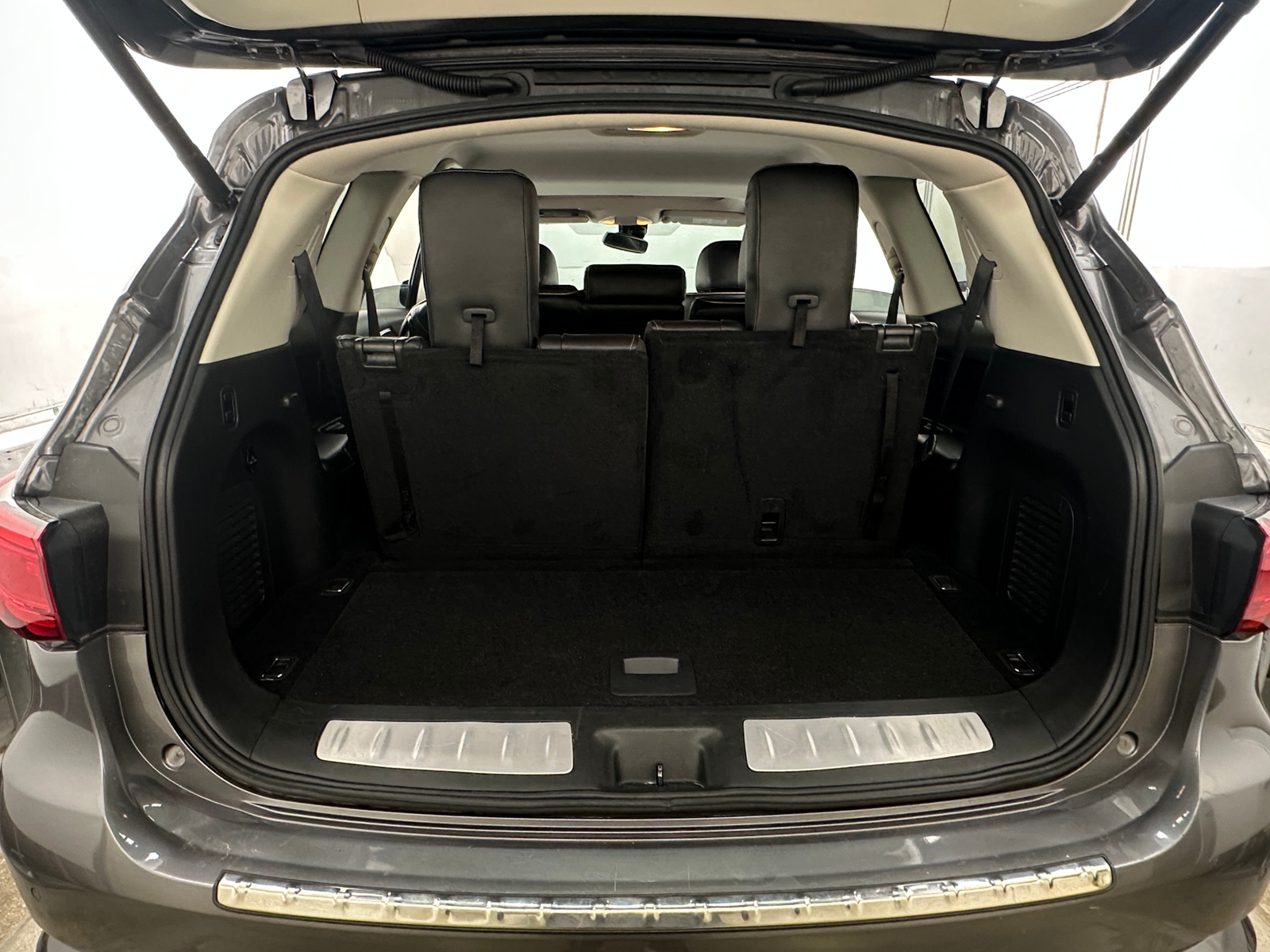 Thumbnail: 2017 INFINITI QX60 - 6