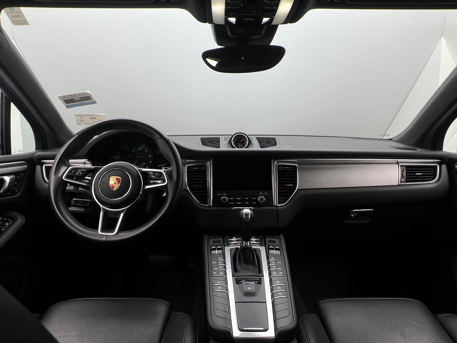 Thumbnail: 2018 Porsche Macan - 2