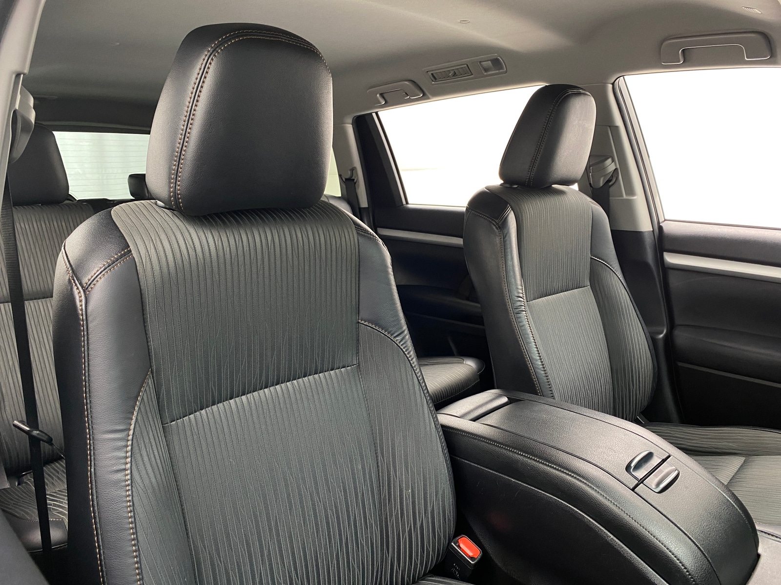 Thumbnail: 2019 Toyota Highlander - 2