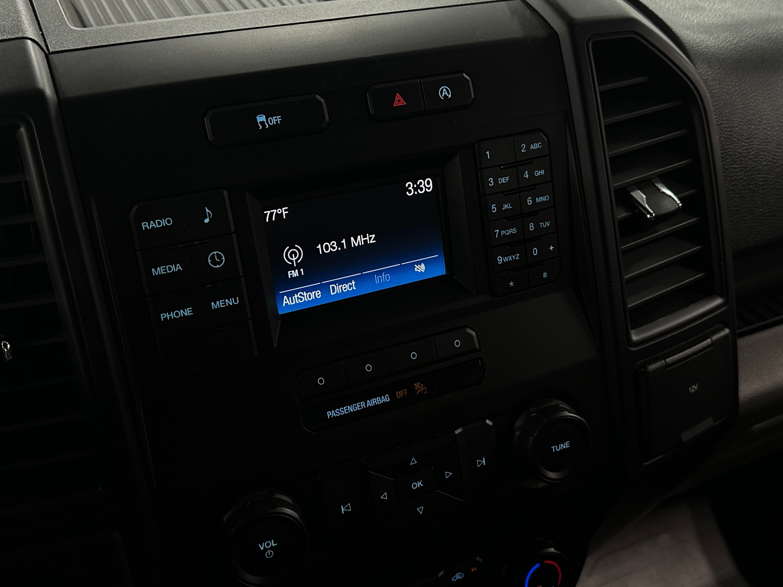 Thumbnail: 2016 Ford Econoline - 4