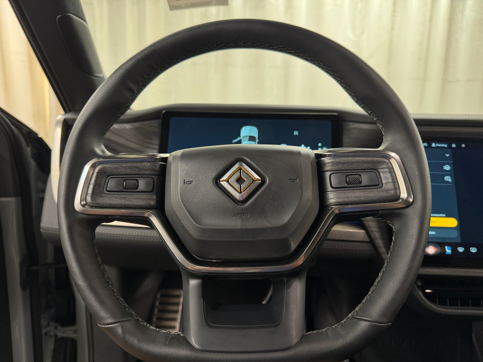 Thumbnail: 2023 Rivian R1T - 4