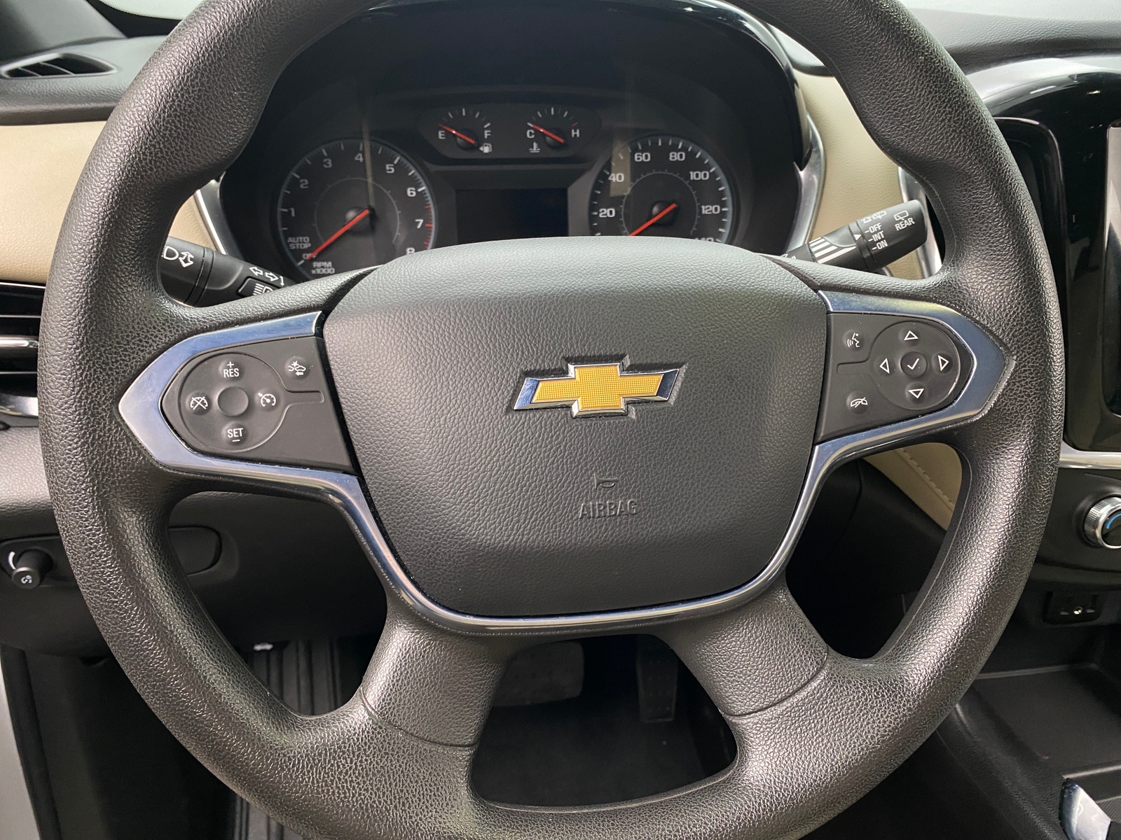 Thumbnail: 2022 Chevrolet Traverse - 5