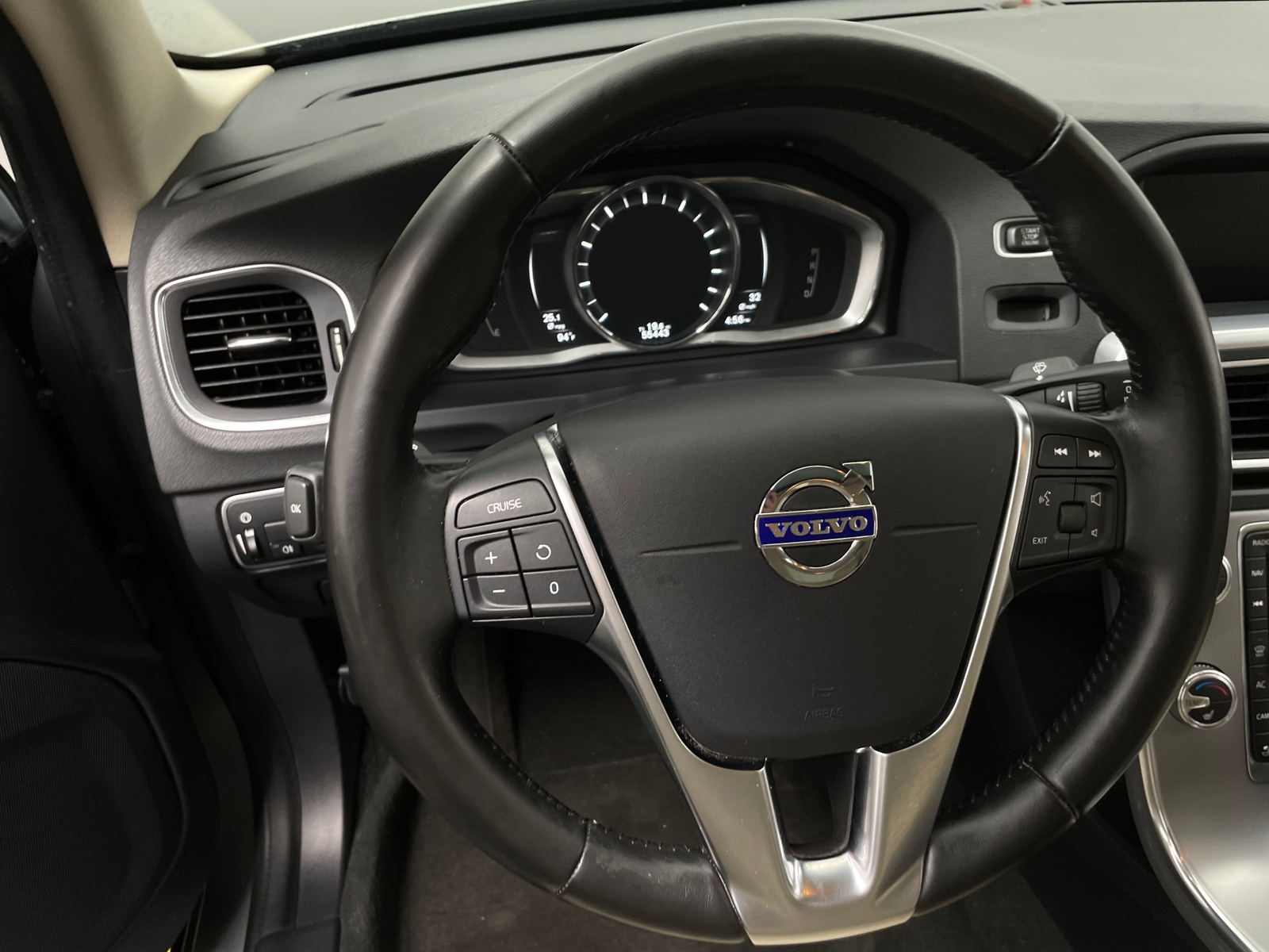 Thumbnail: 2018 Volvo S60 - 4