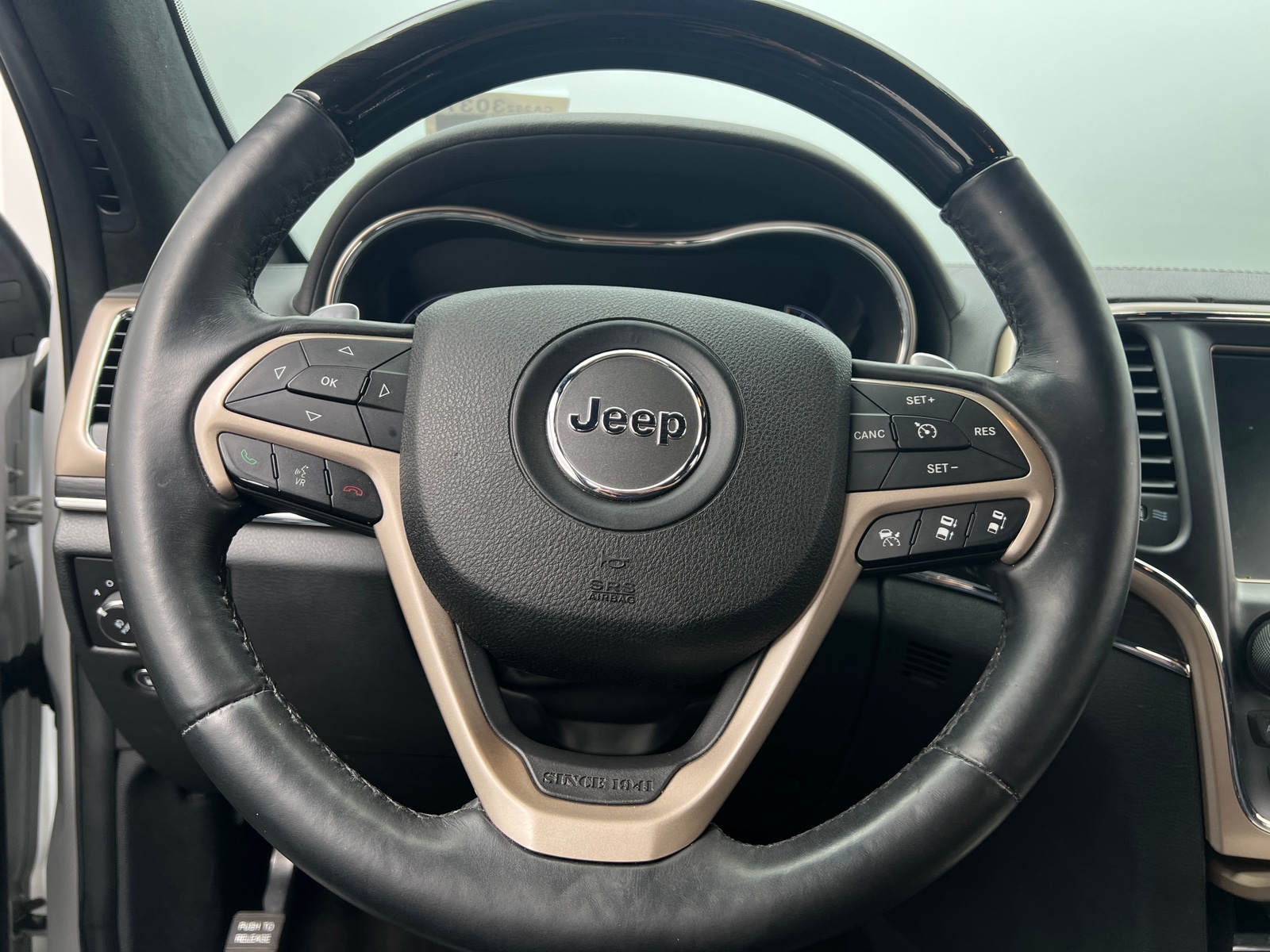 Thumbnail: 2015 Jeep Grand Cherokee - 4