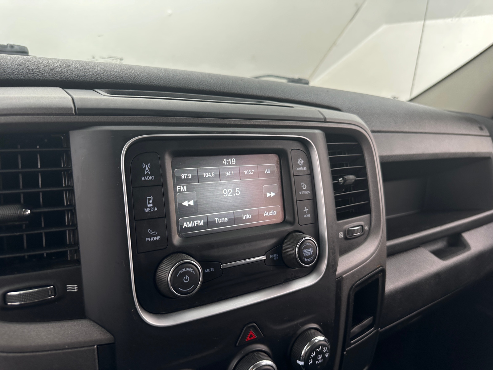 Thumbnail: 2022 RAM 1500 Classic - 4