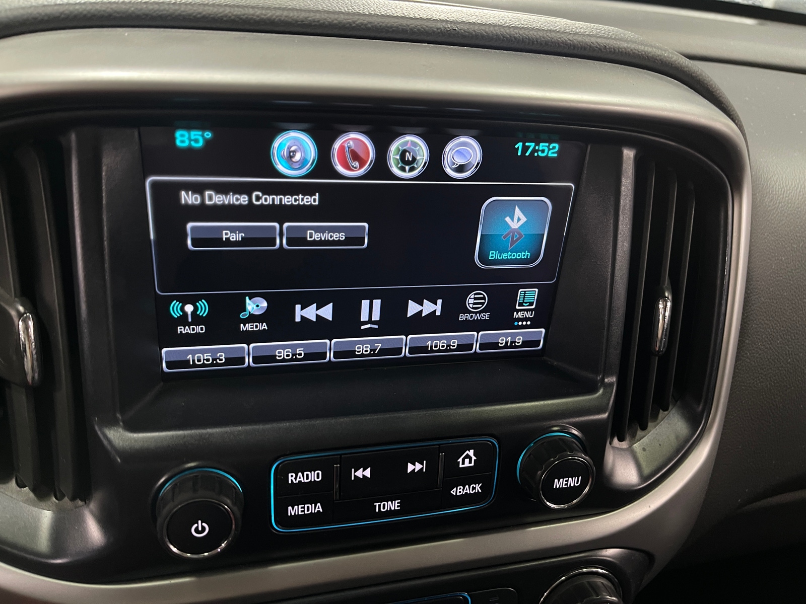 Thumbnail: 2017 Chevrolet Colorado - 3