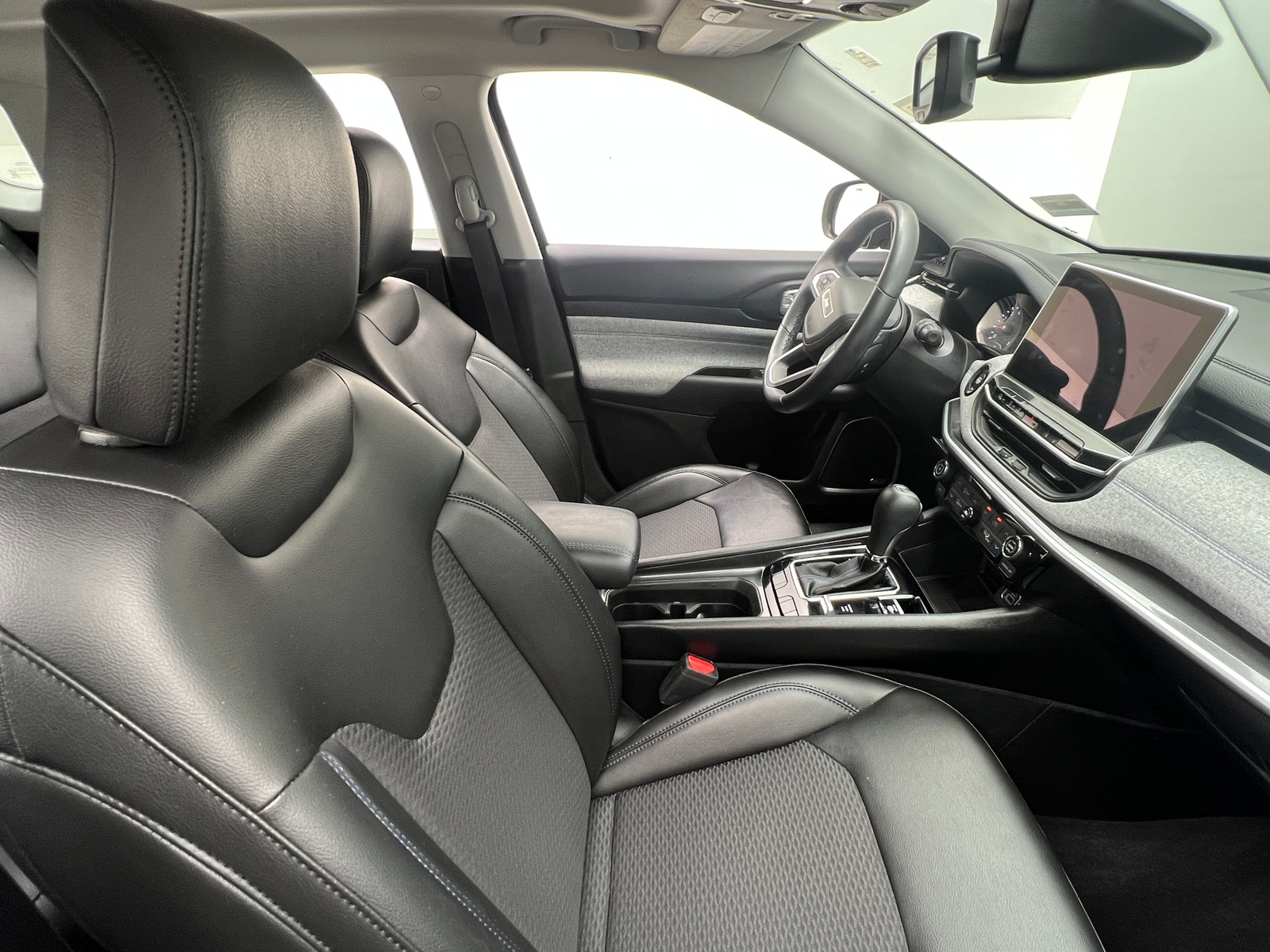 Thumbnail: 2022 Jeep Compass - 2