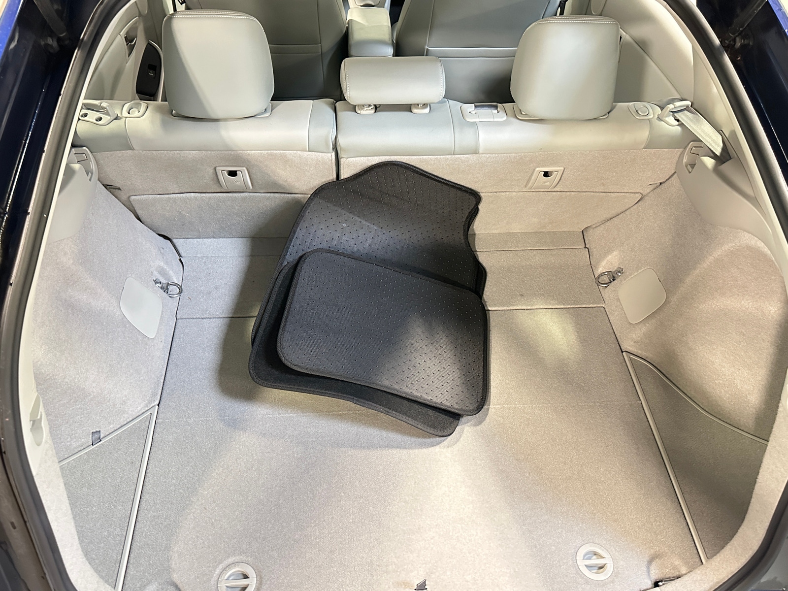 Thumbnail: 2015 Toyota Prius - 6