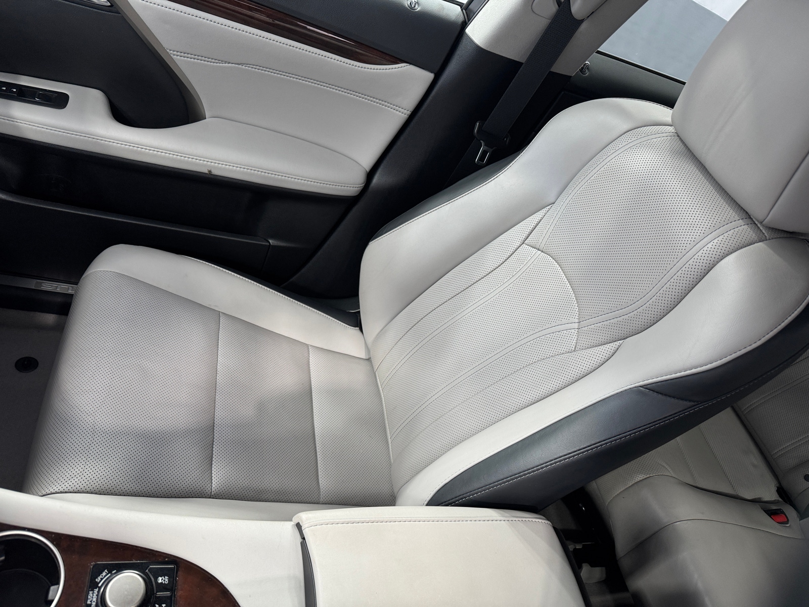 Thumbnail: 2016 Lexus RX - 2