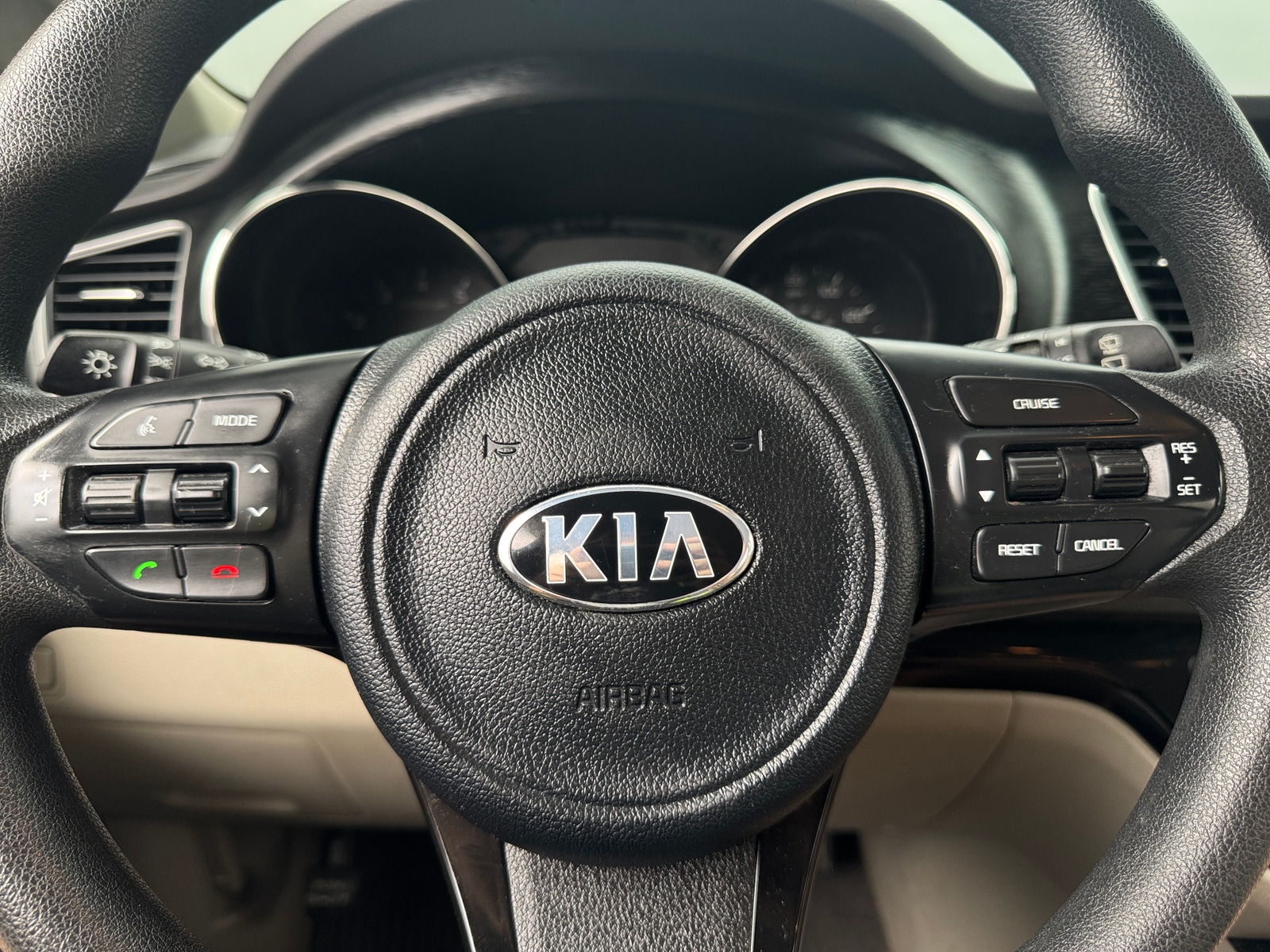 Thumbnail: 2016 Kia Sedona - 5
