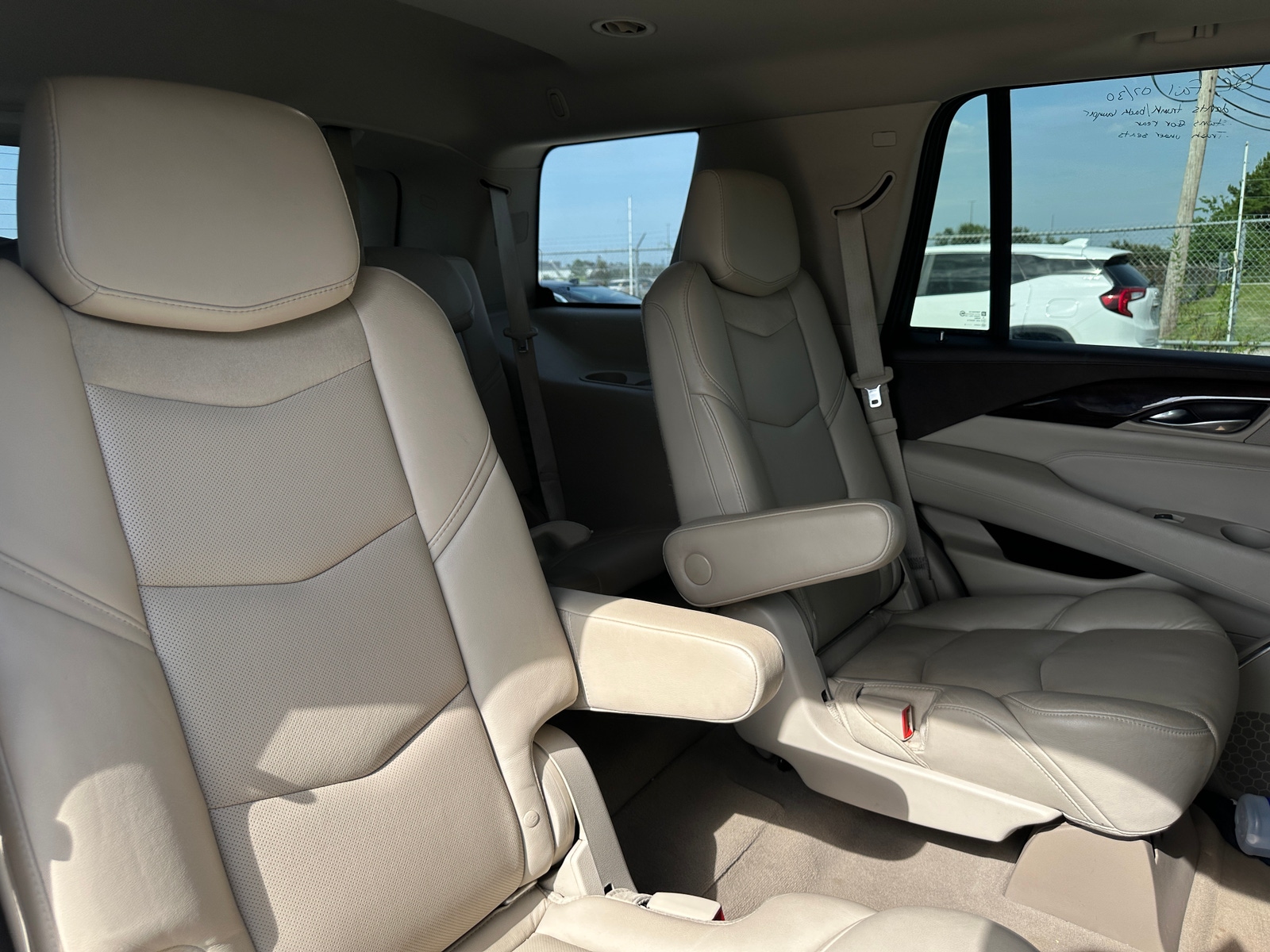 Thumbnail: 2016 Cadillac Escalade - 5