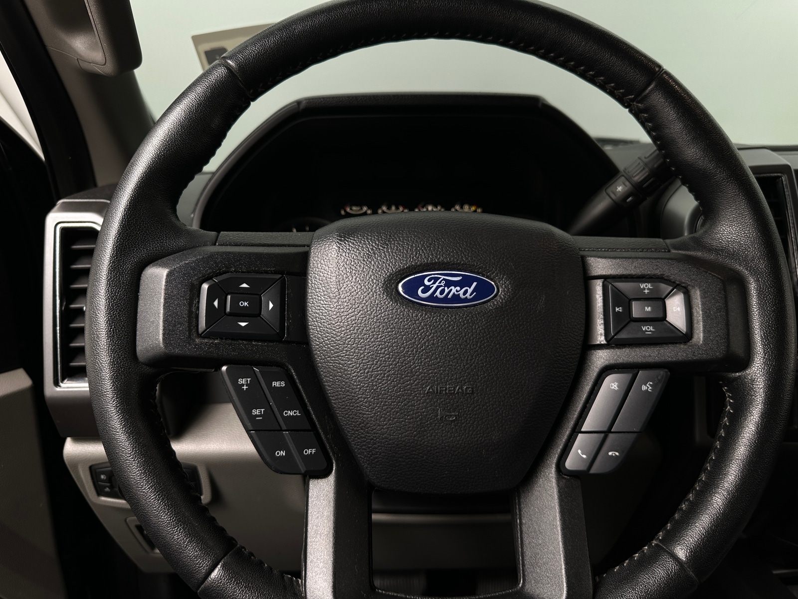 Thumbnail: 2019 Ford Econoline - 5