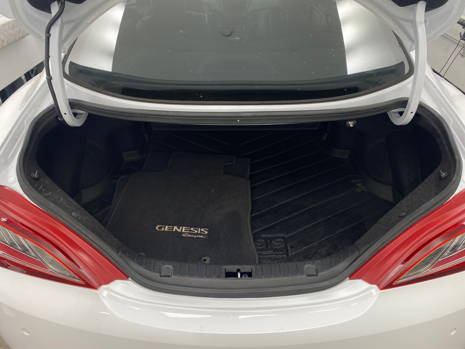 Thumbnail: 2015 Hyundai Genesis - 4