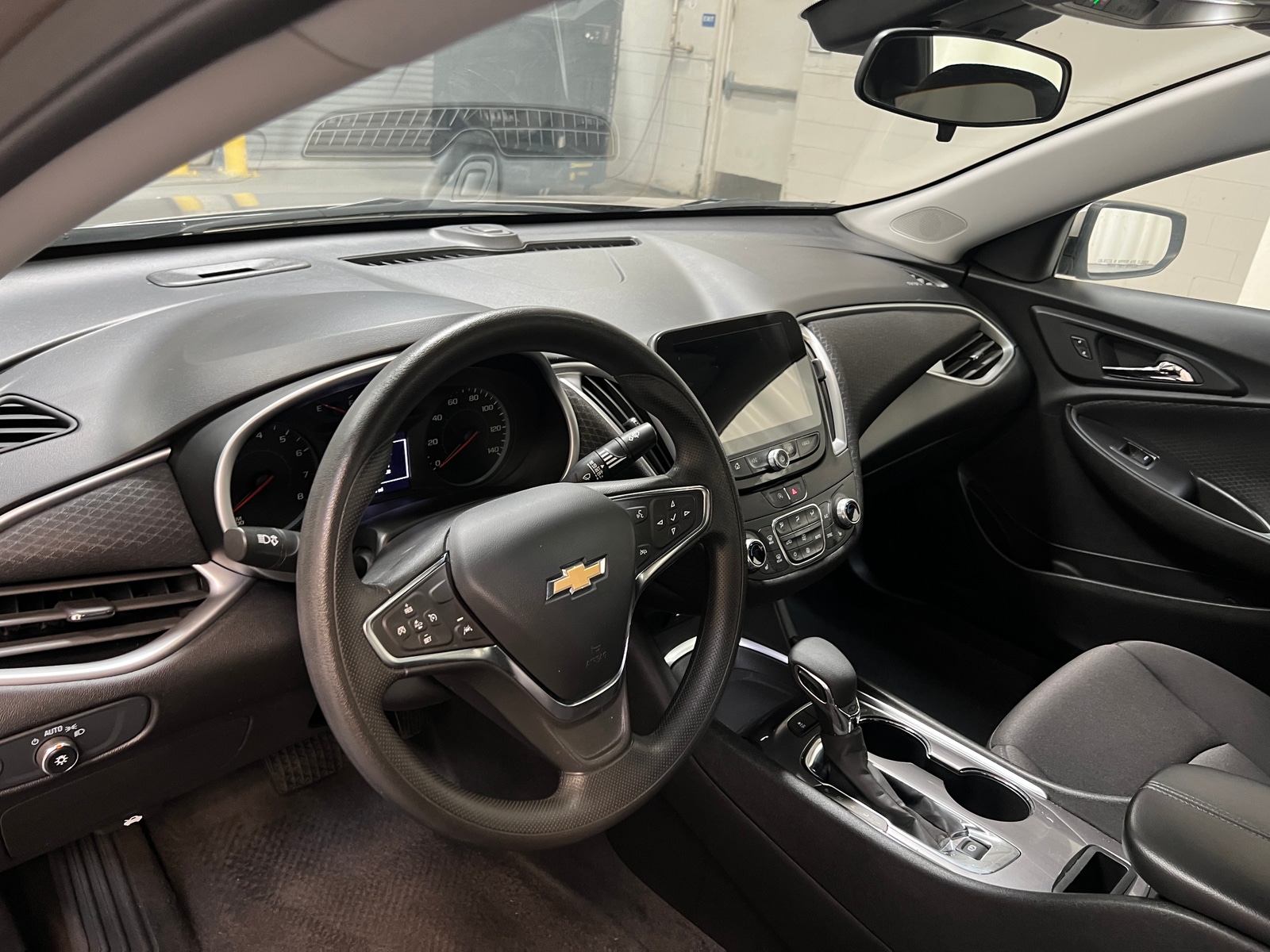 Thumbnail: 2024 Chevrolet Malibu - 3