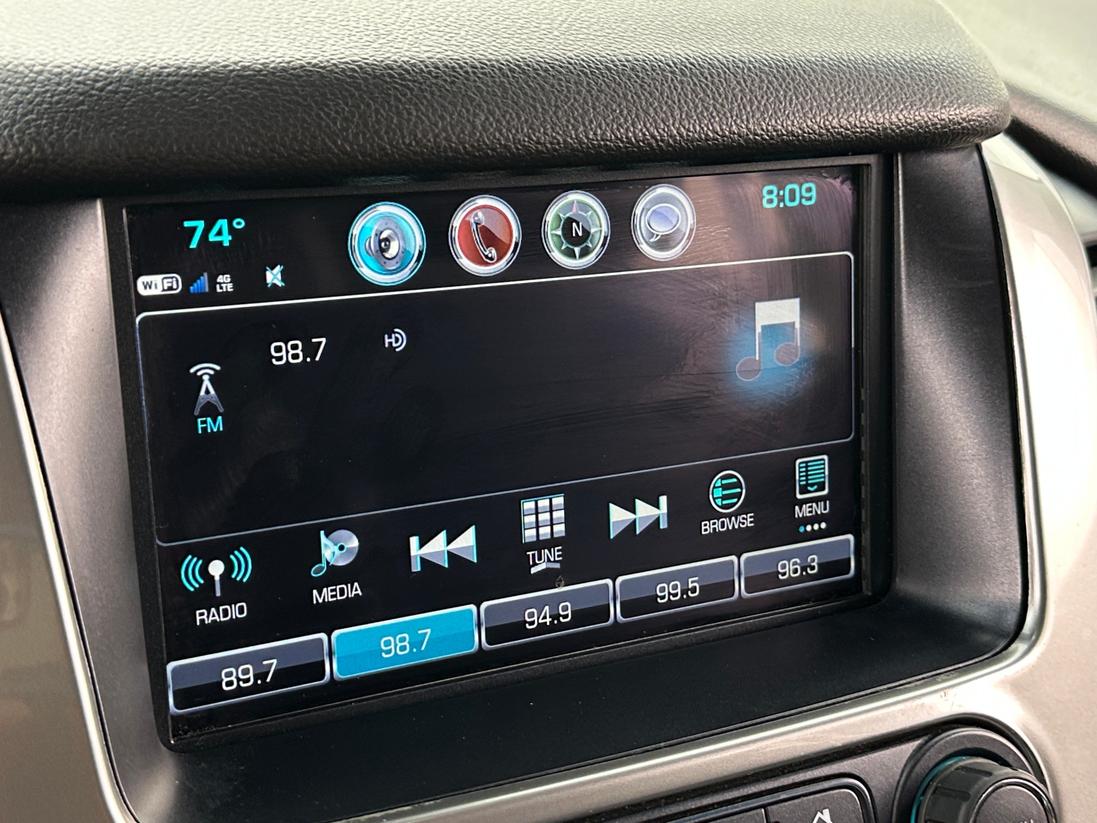 Thumbnail: 2019 Chevrolet Tahoe - 3