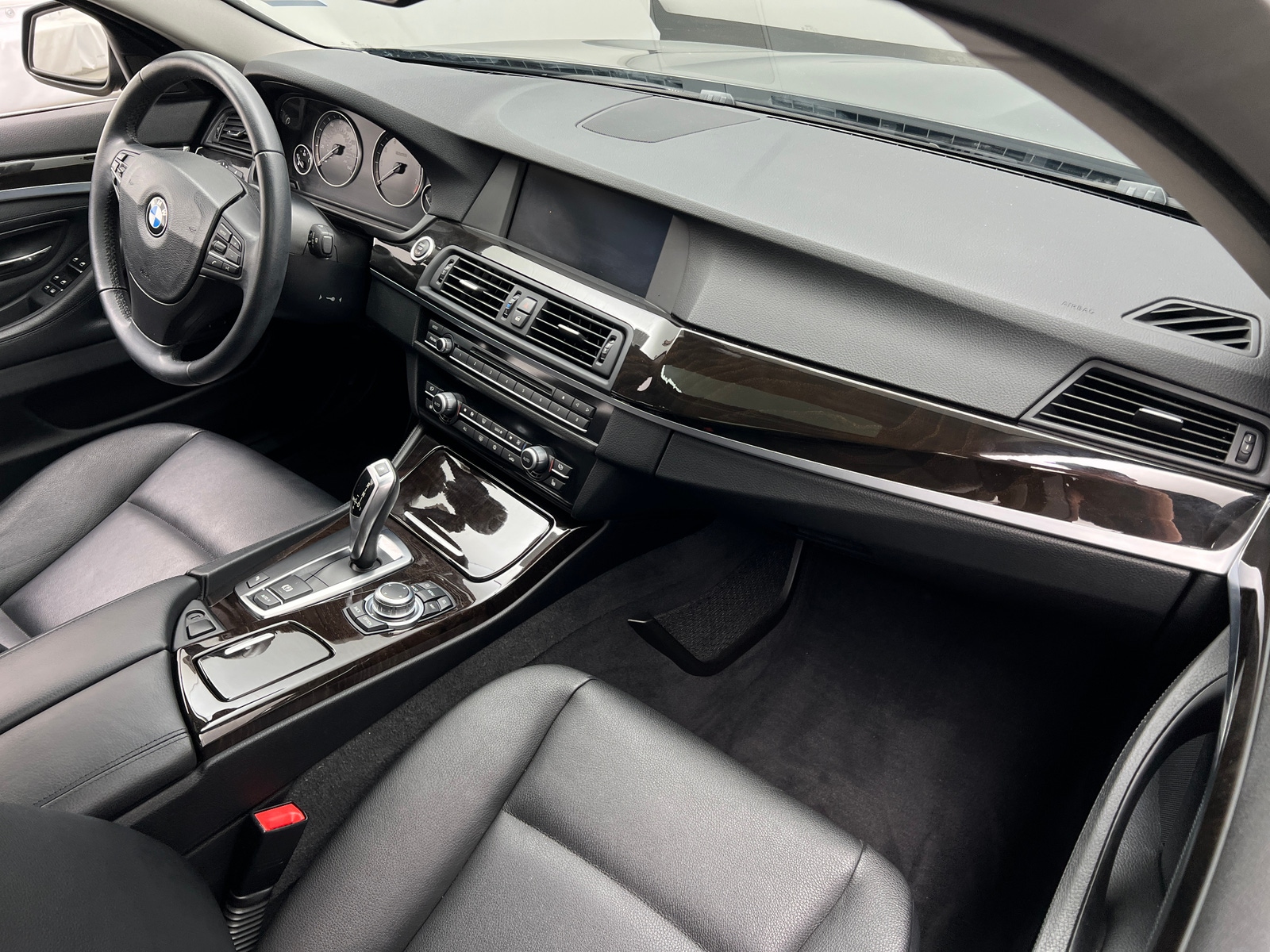 Thumbnail: 2011 BMW 5 Series - 2