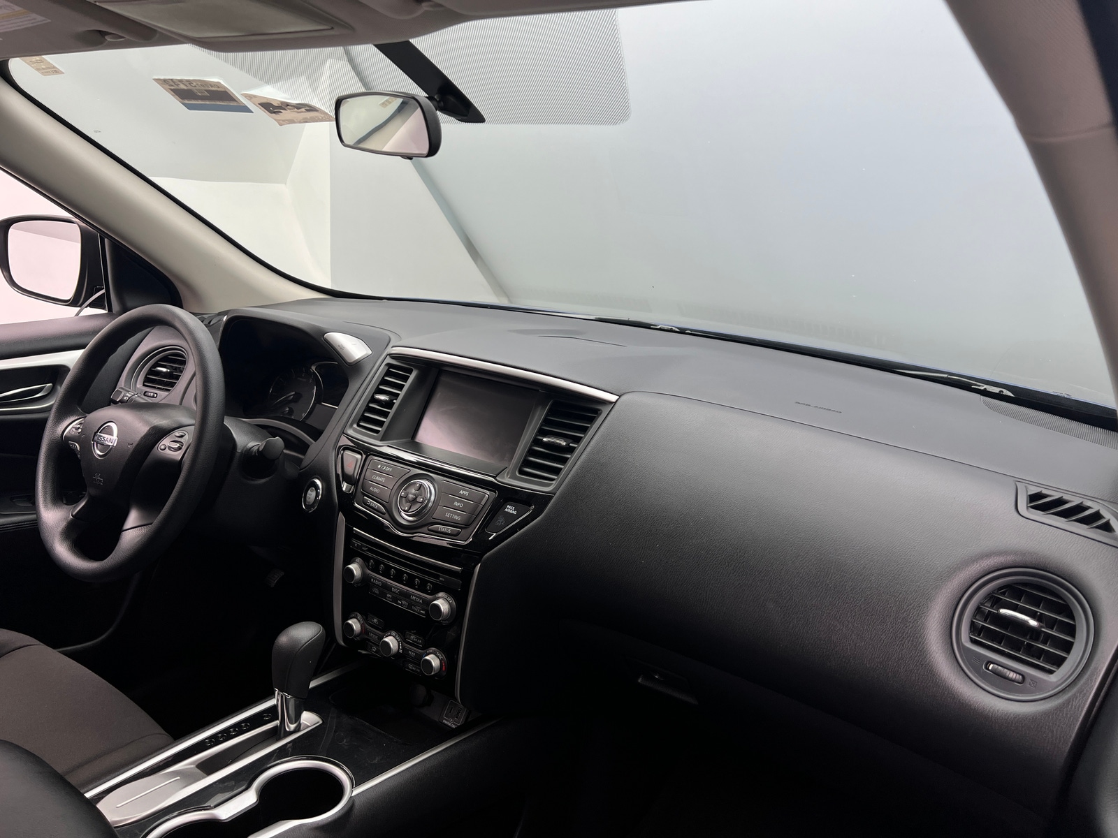 Thumbnail: 2019 Nissan Pathfinder - 3