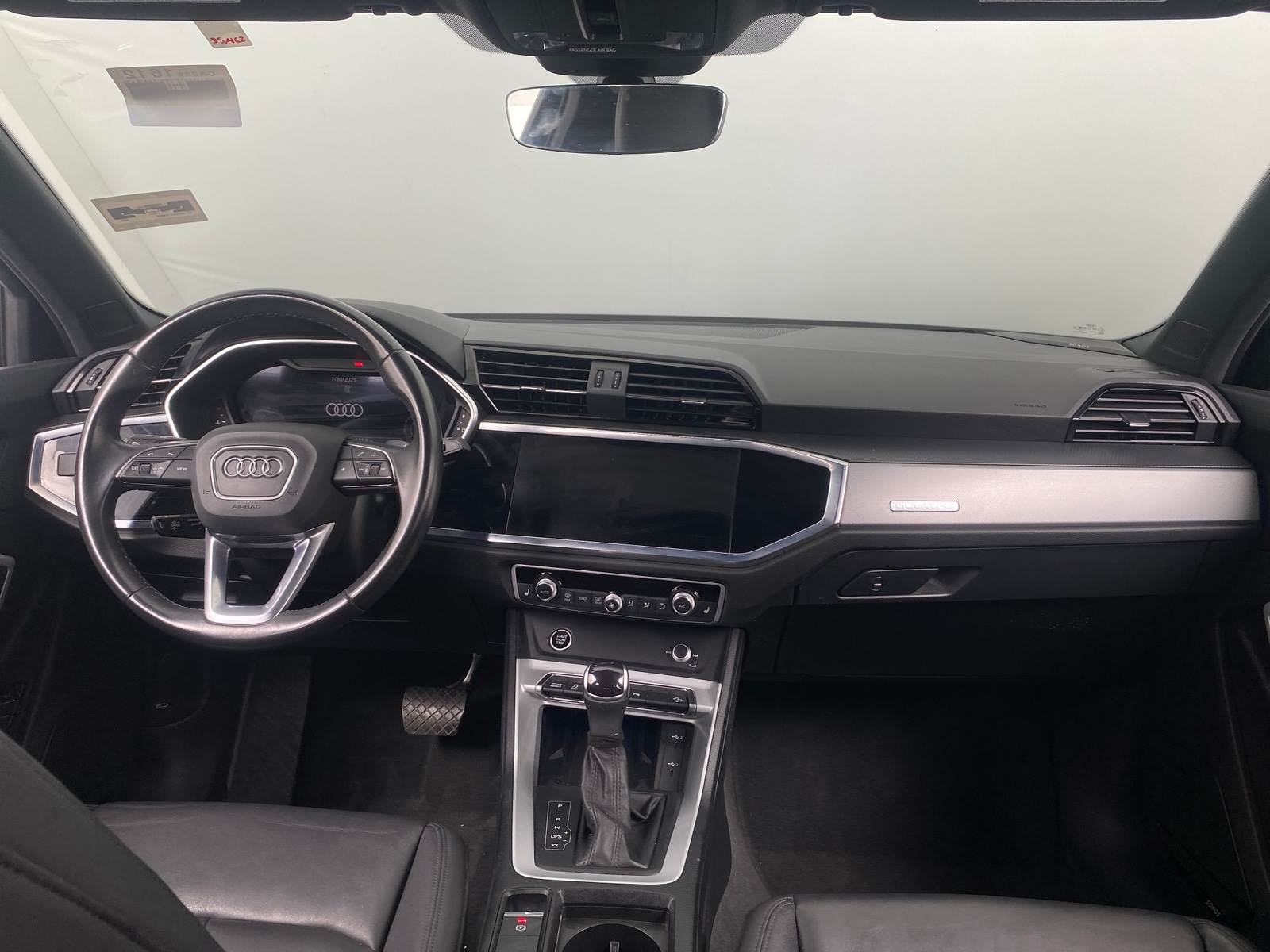 Thumbnail: 2023 Audi Q3 - 2
