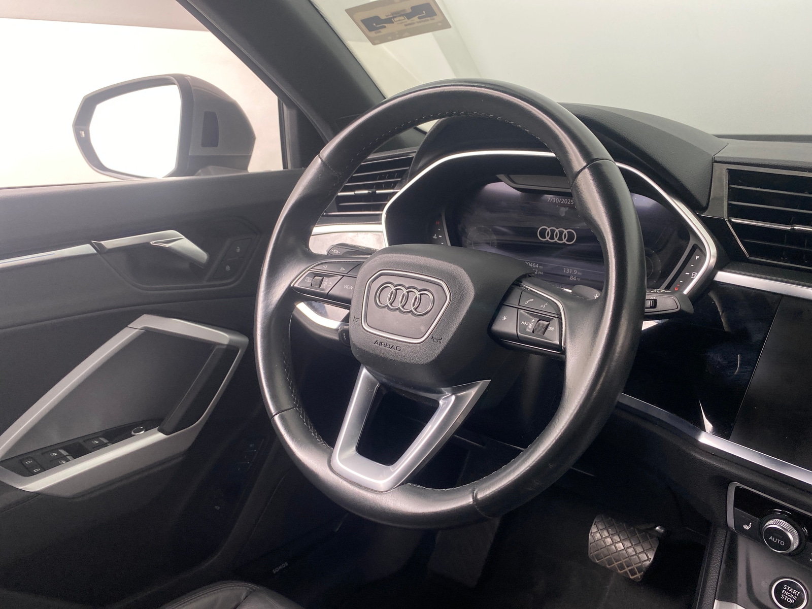 Thumbnail: 2023 Audi Q3 - 4