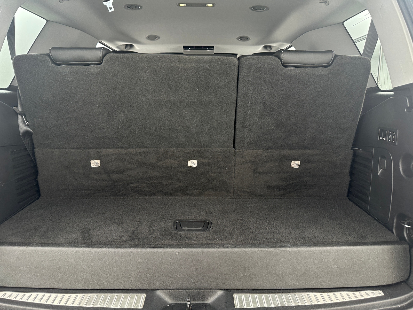 Thumbnail: 2019 Chevrolet Tahoe - 6
