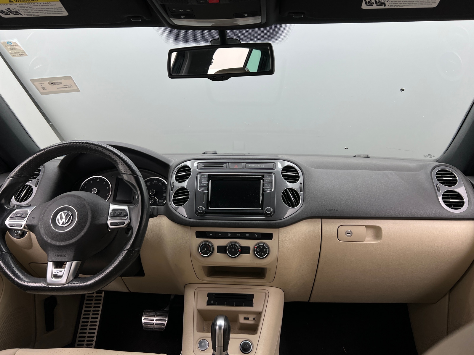 Thumbnail: 2016 Volkswagen Tiguan - 3