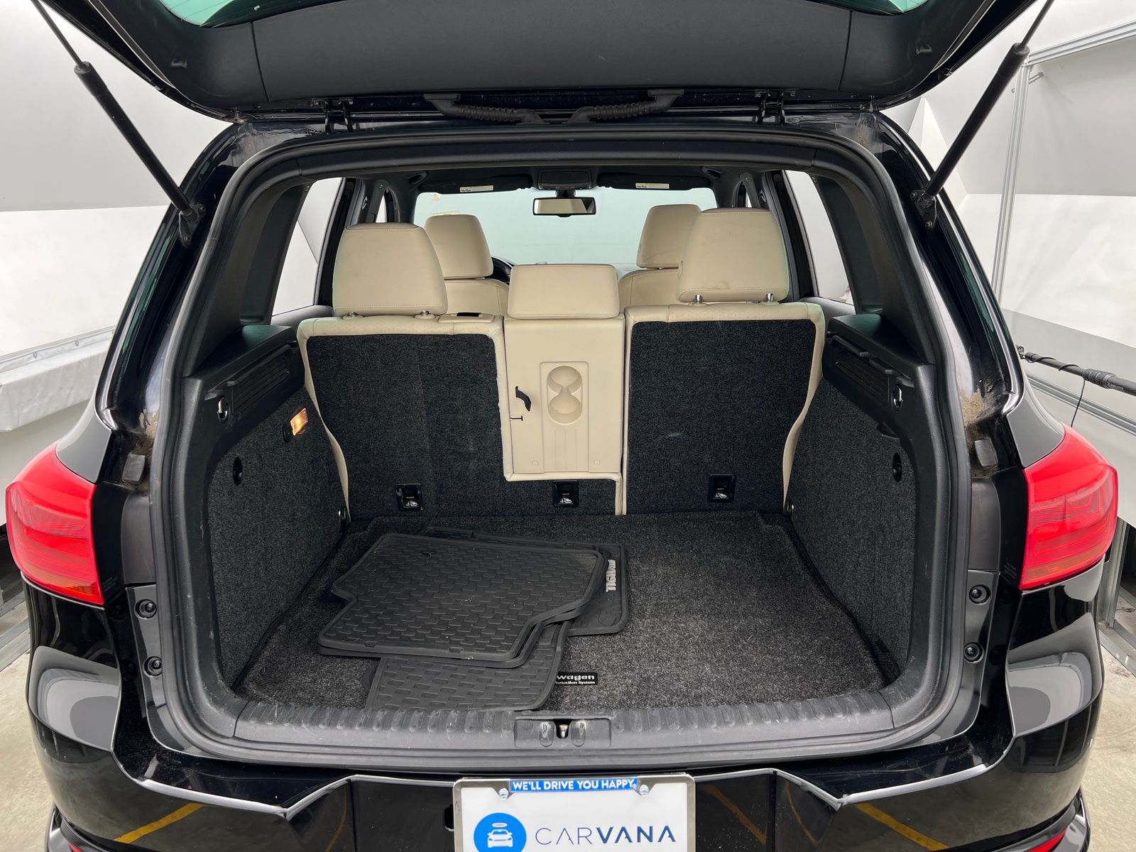 Thumbnail: 2016 Volkswagen Tiguan - 7