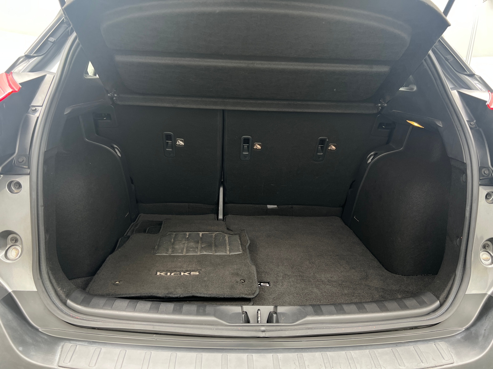 Thumbnail: 2019 Nissan Kicks - 7