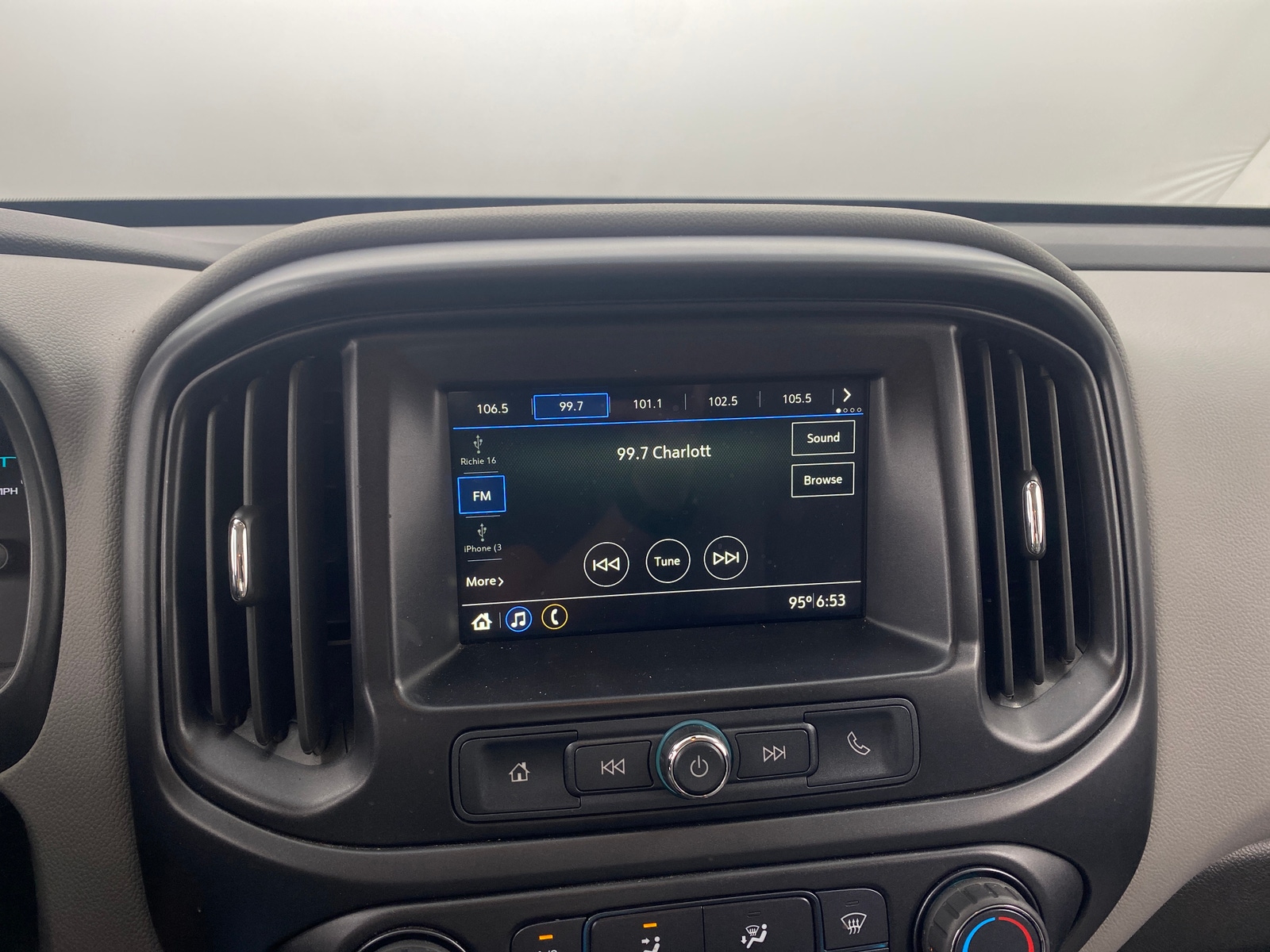 Thumbnail: 2019 Chevrolet Colorado - 4