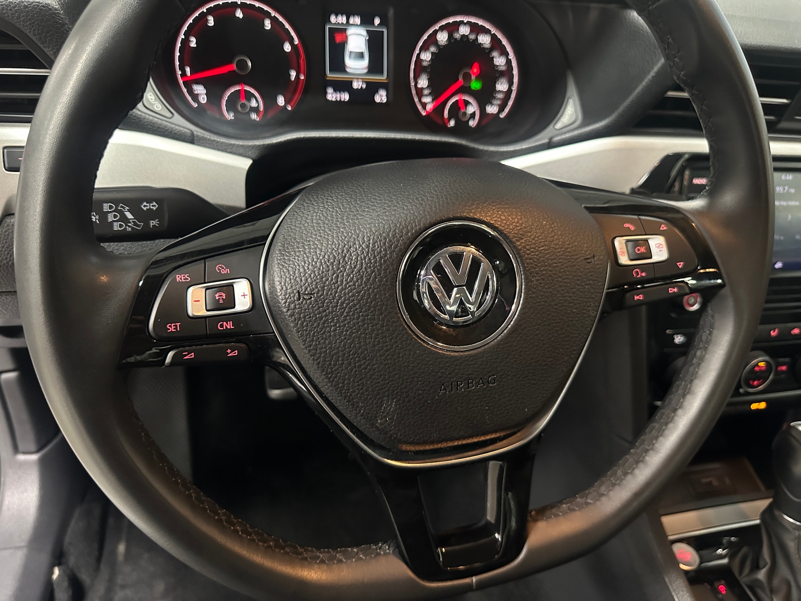 Thumbnail: 2021 Volkswagen Passat - 4