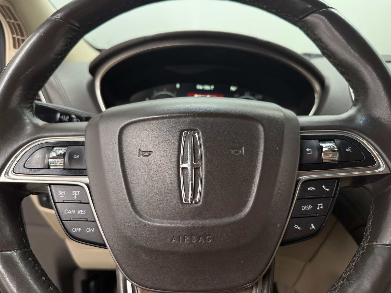 Thumbnail: 2019 Lincoln Nautilus - 4