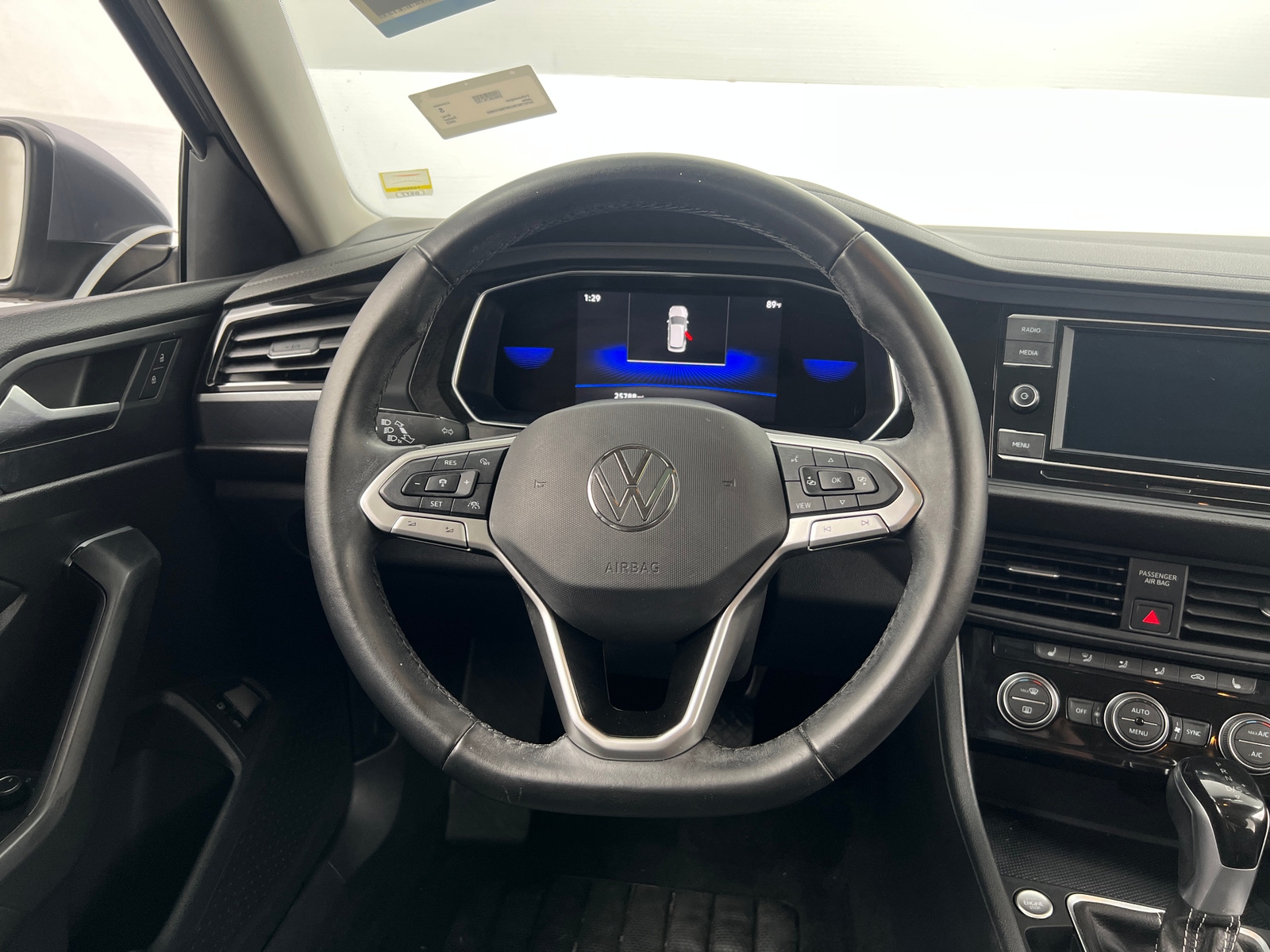 Thumbnail: 2023 Volkswagen Jetta - 4