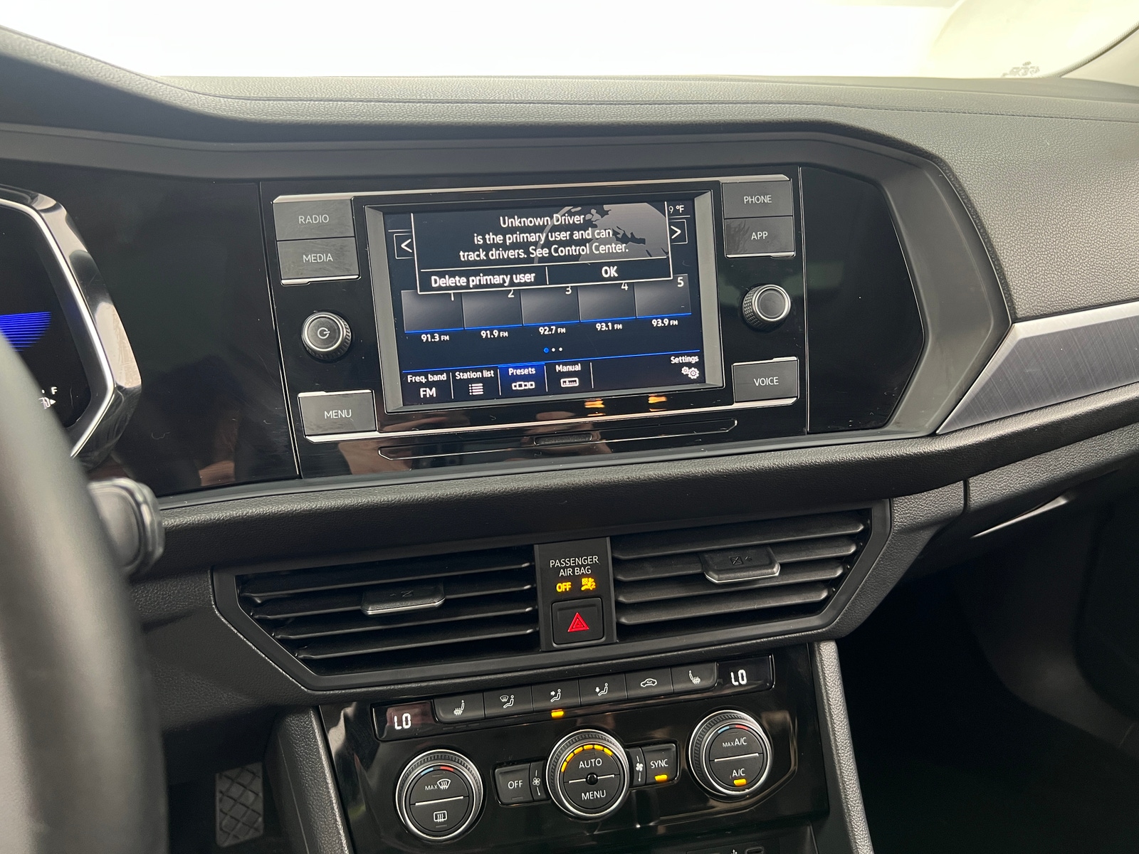 Thumbnail: 2023 Volkswagen Jetta - 3