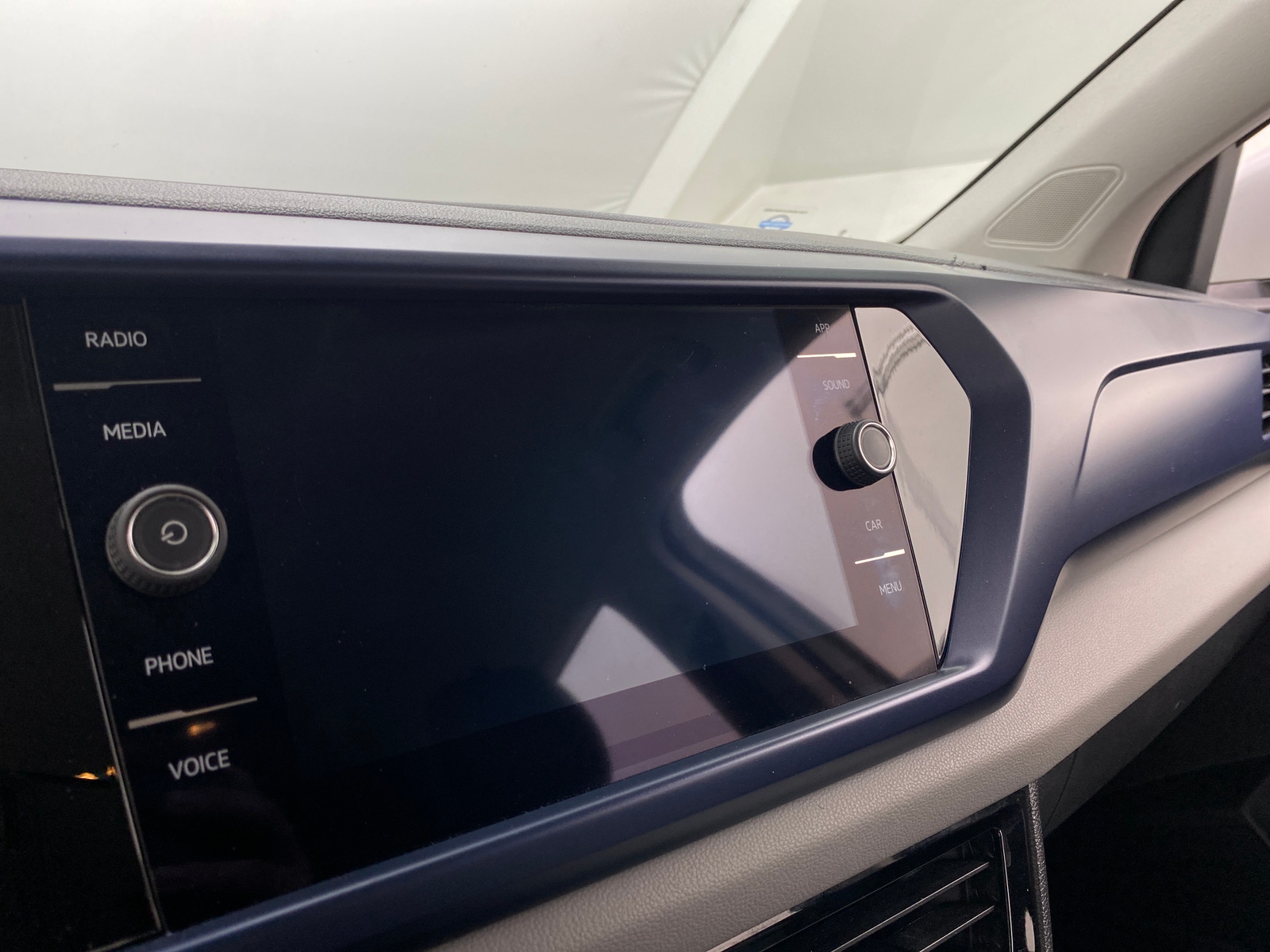 Thumbnail: 2023 Volkswagen Taos - 4