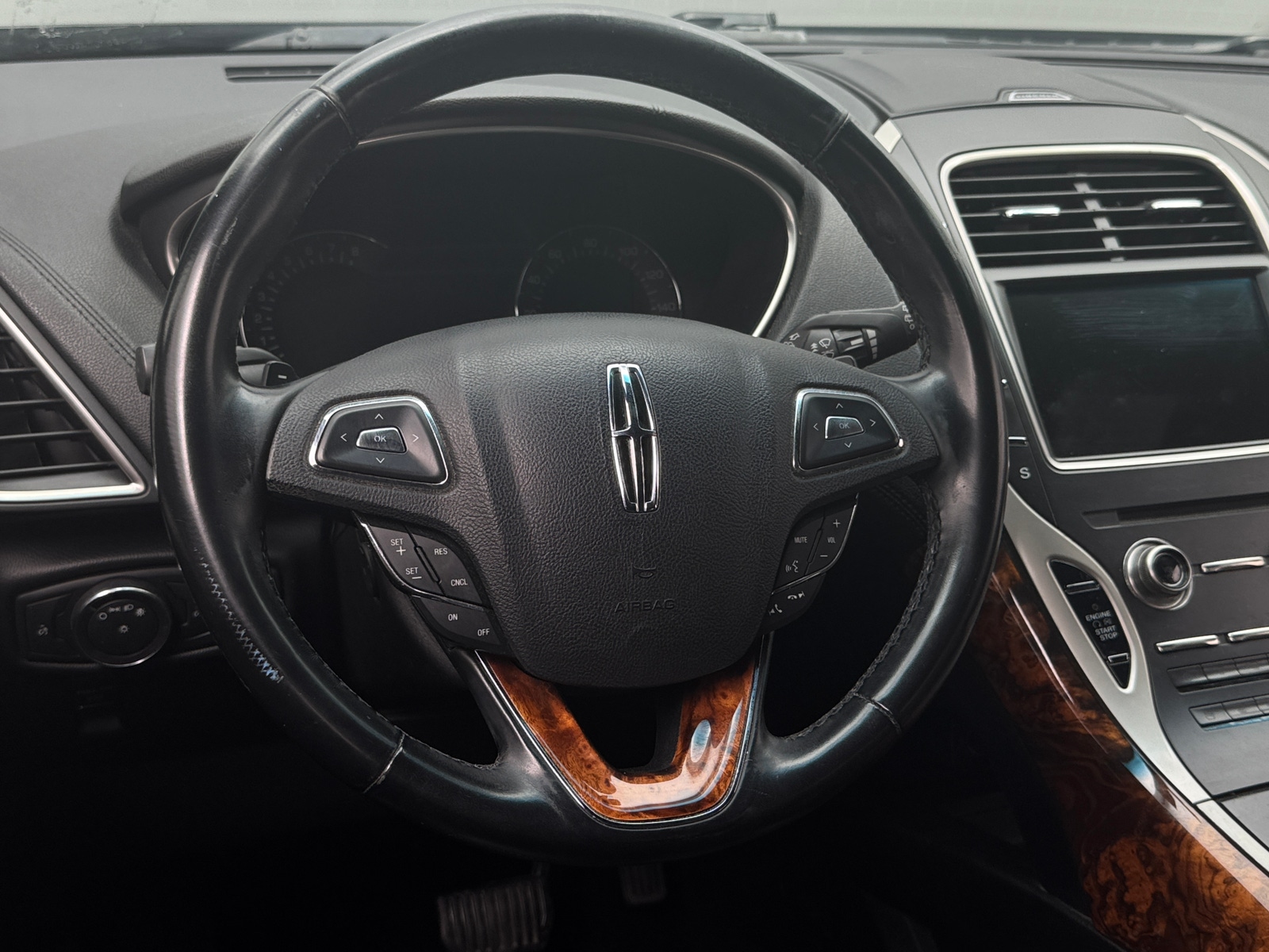 Thumbnail: 2017 Lincoln MKX - 4