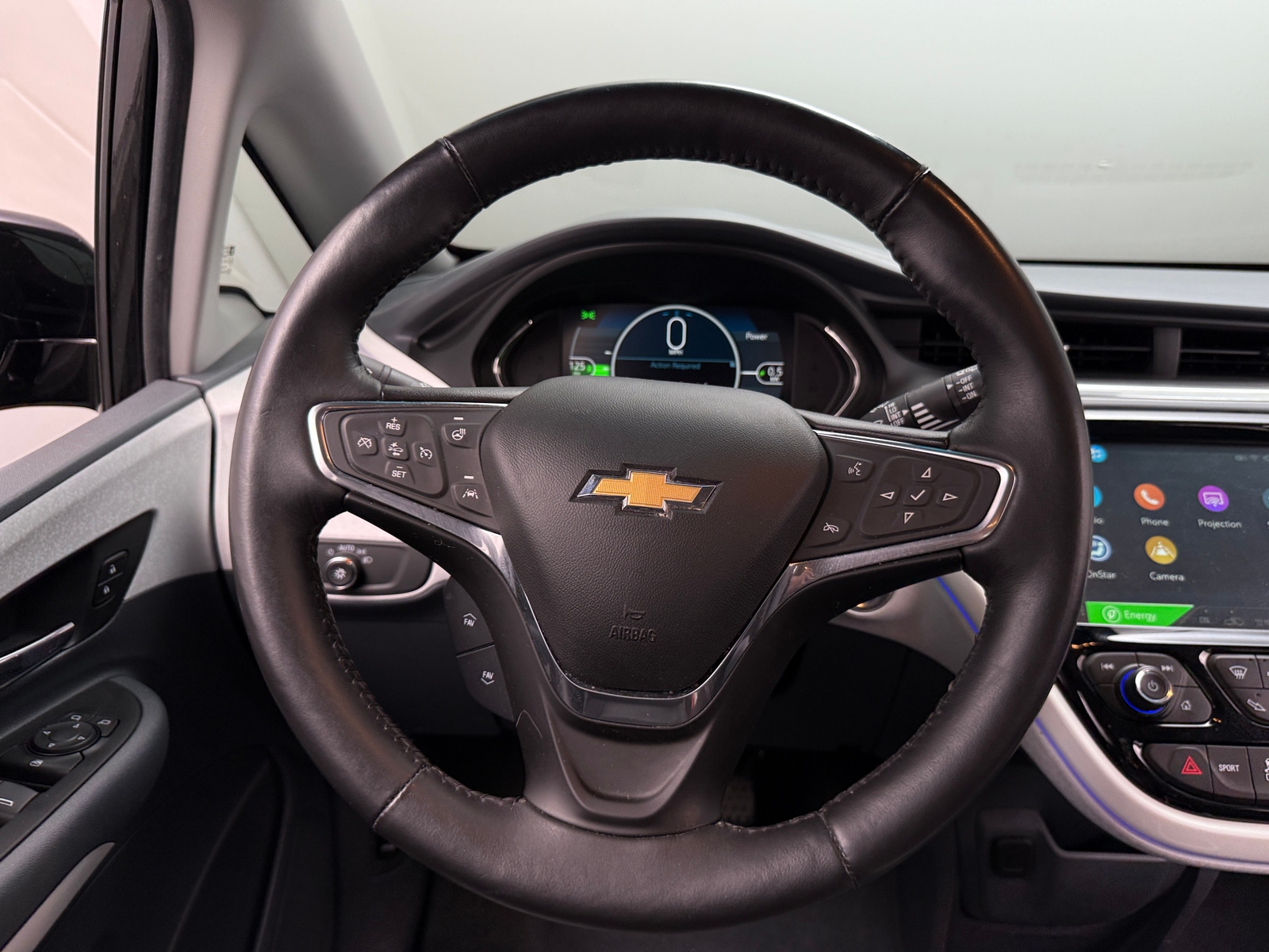 Thumbnail: 2017 Chevrolet Bolt EV - 4