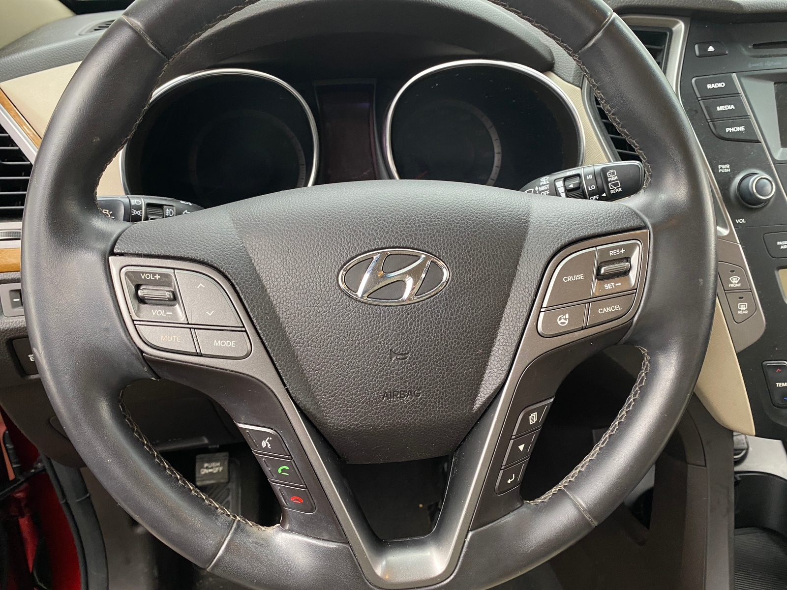 Thumbnail: 2016 Hyundai Santa Fe - 4