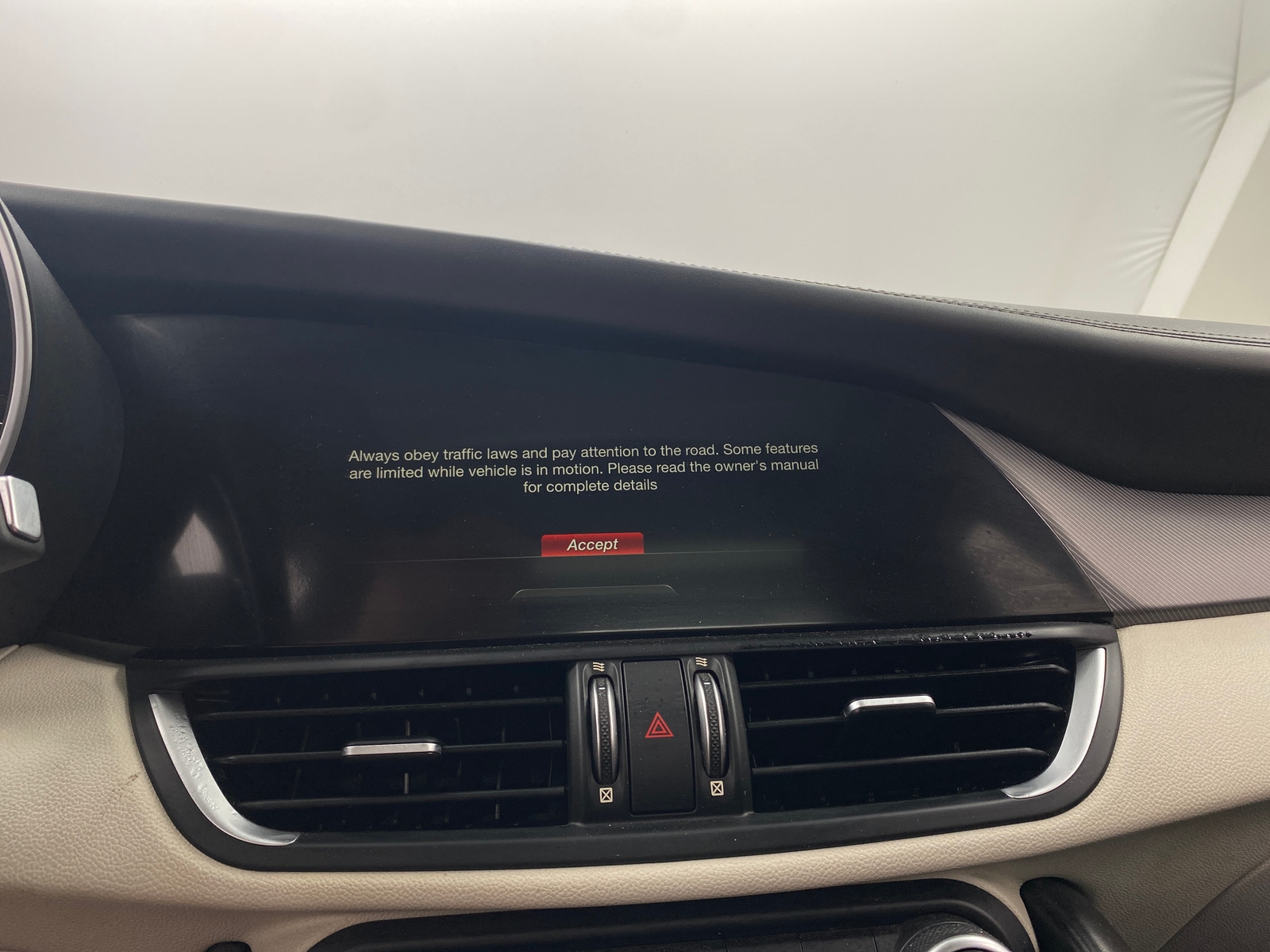 Thumbnail: 2018 Alfa Romeo Giulia - 3