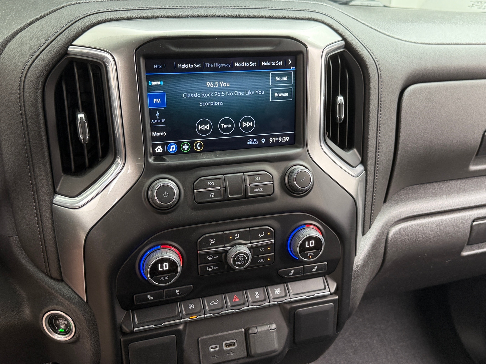 Thumbnail: 2022 Chevrolet Silverado 1500 - 4