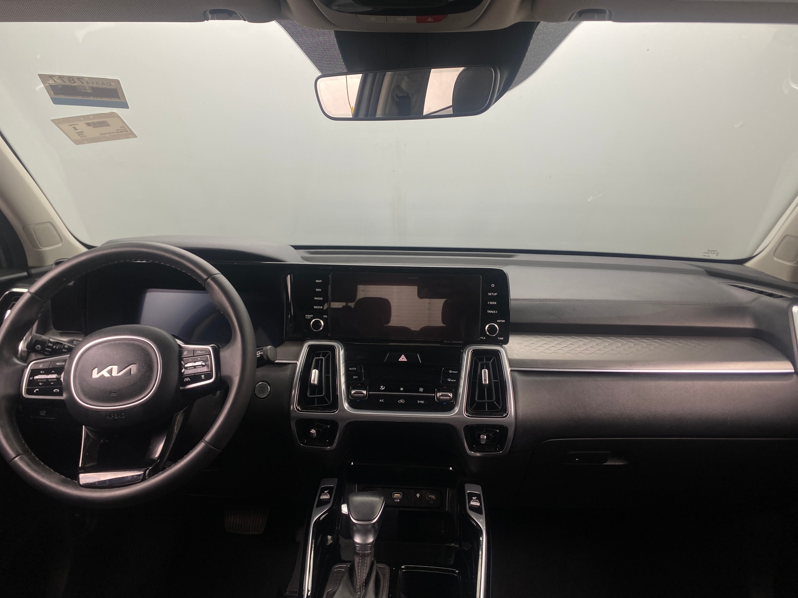 Thumbnail: 2023 Kia Sorento - 2