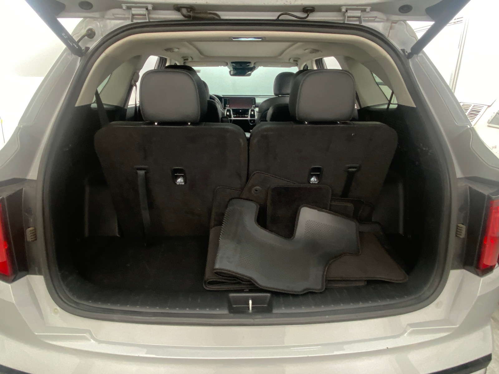Thumbnail: 2023 Kia Sorento - 6