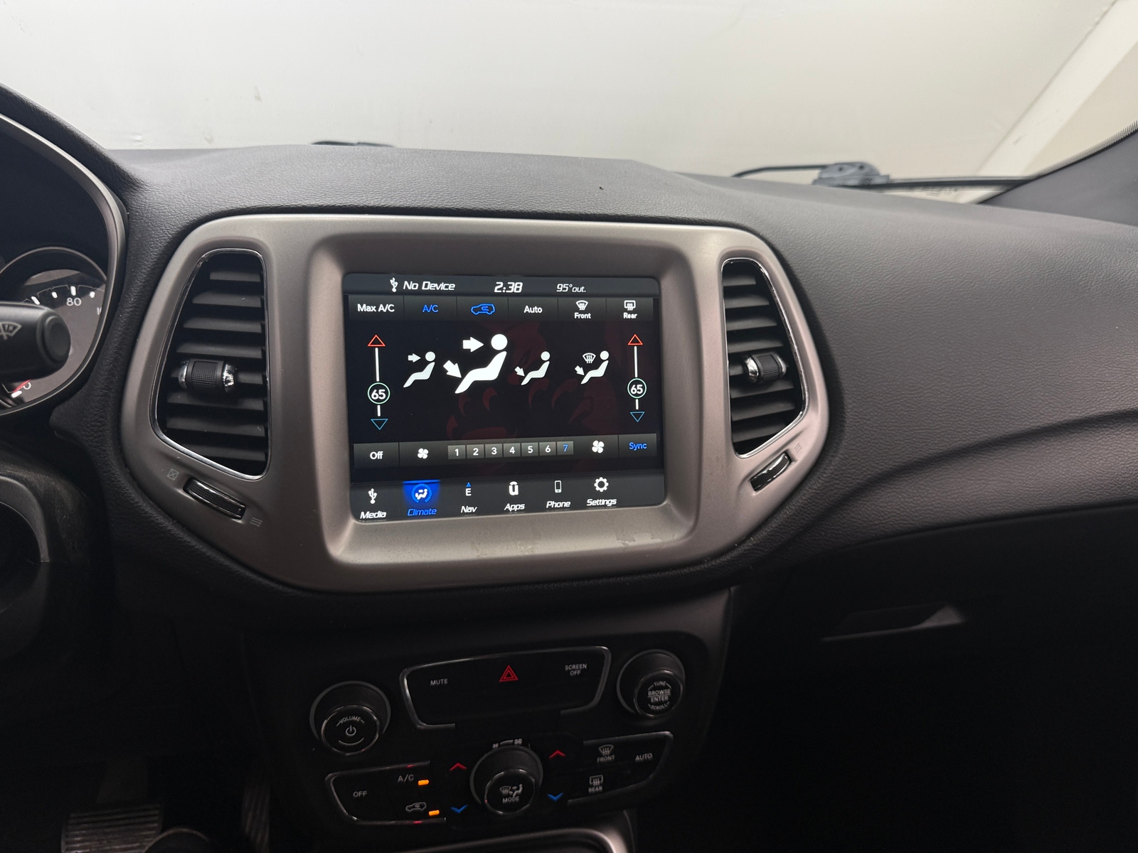 Thumbnail: 2021 Jeep Compass - 4