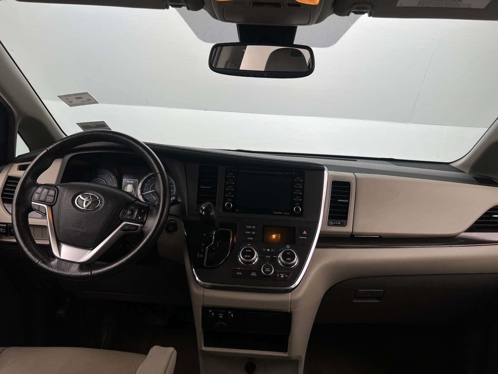 Thumbnail: 2018 Toyota Sienna - 2