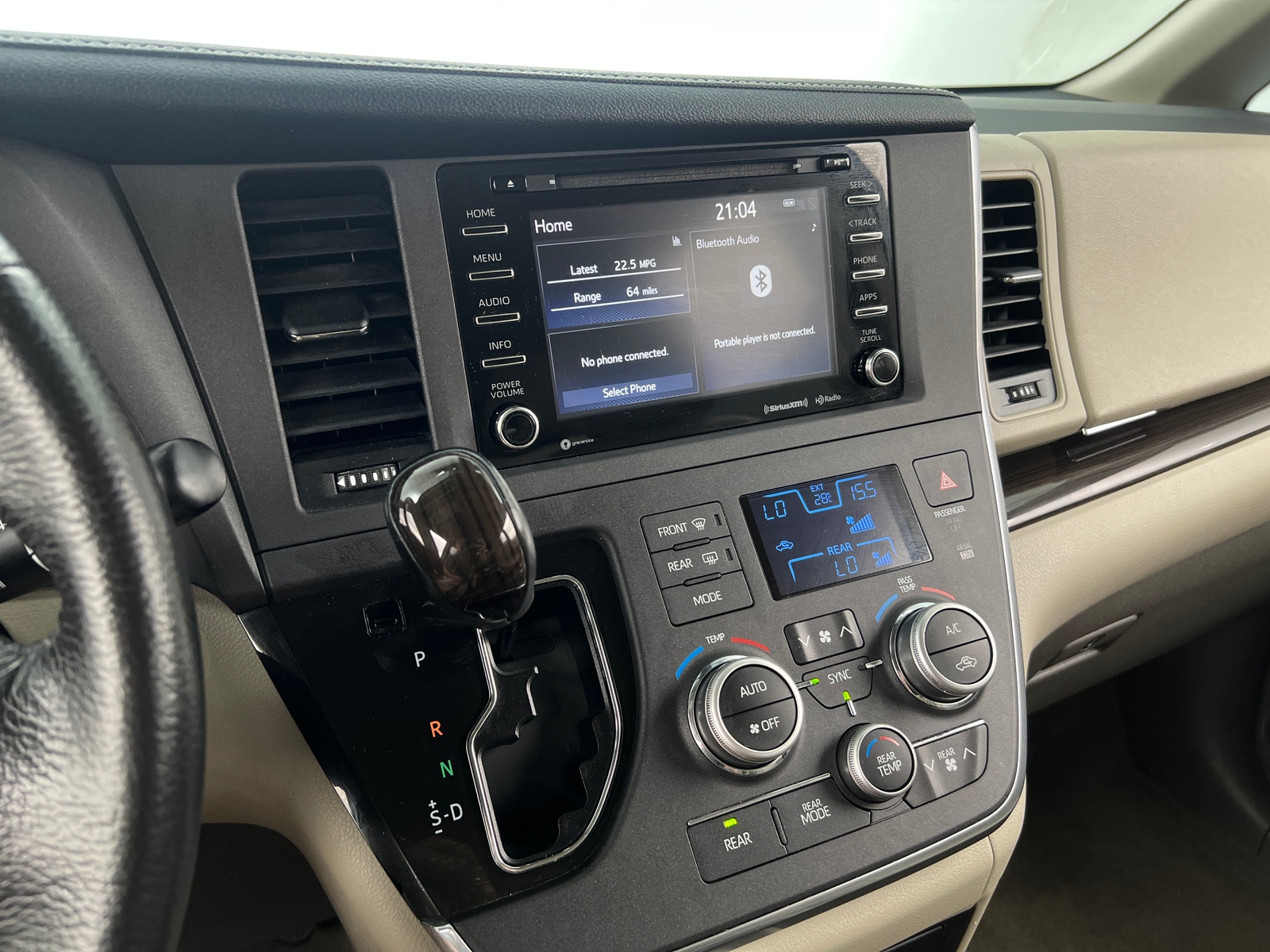 Thumbnail: 2018 Toyota Sienna - 3